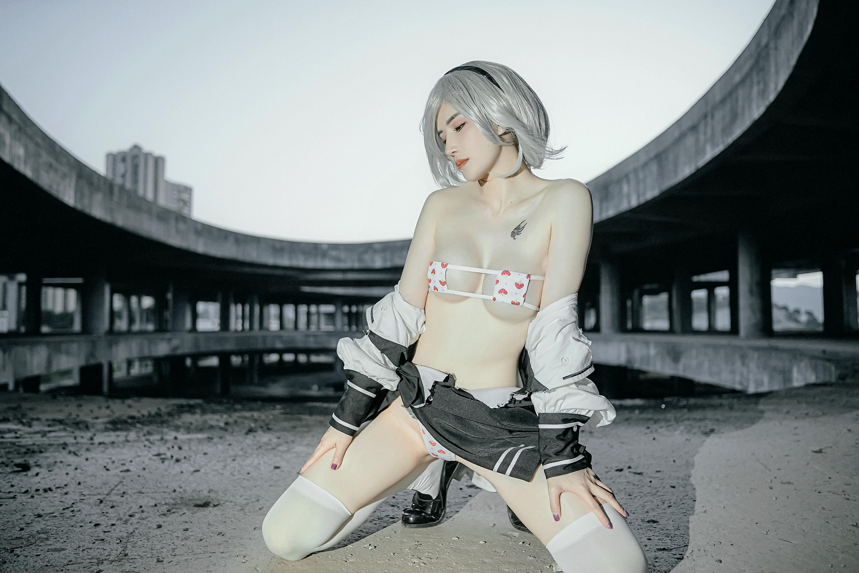 鹿八岁 NO.031 废墟尼尔2B [33P1V-480MB]_第1集