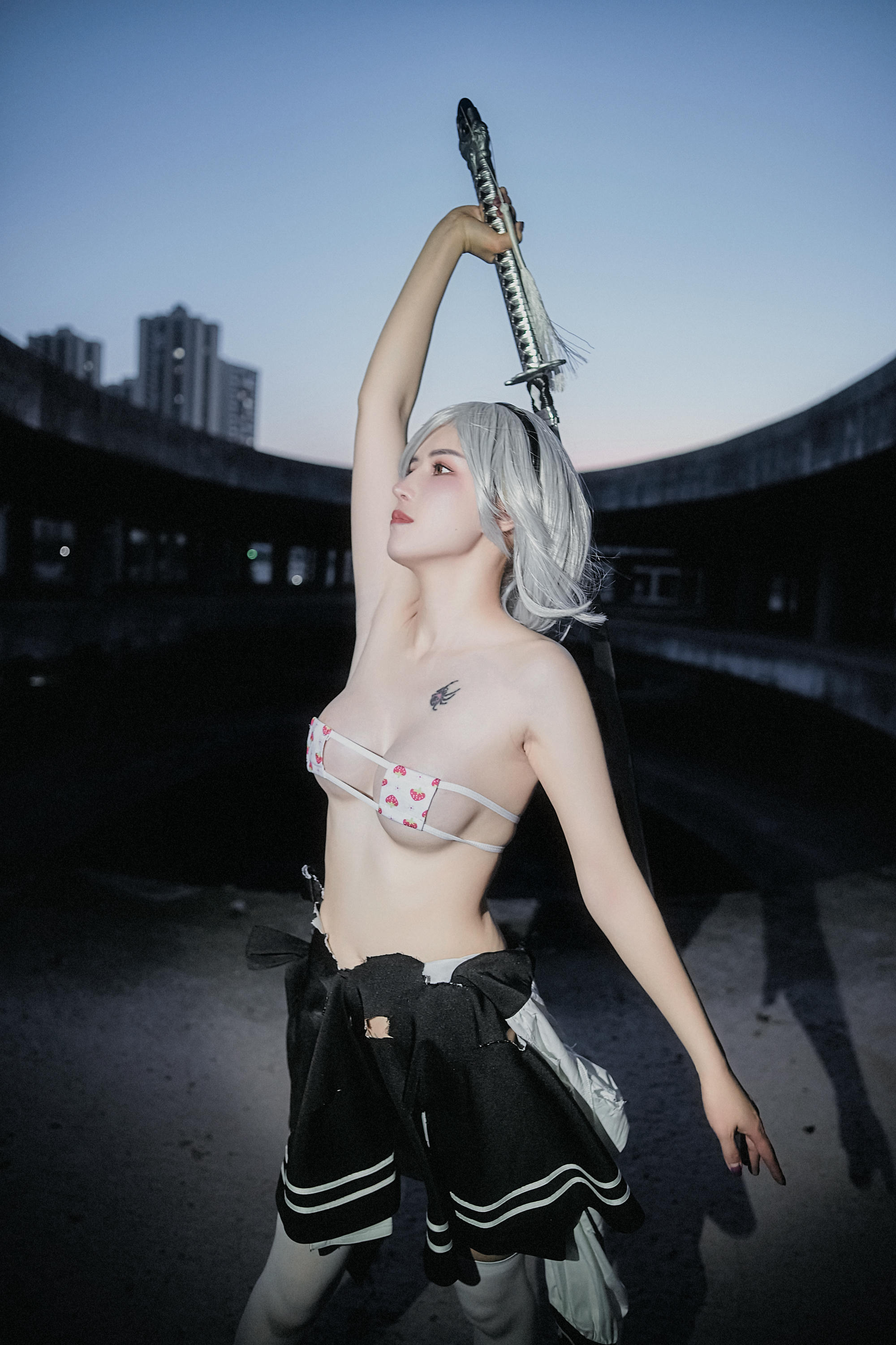 鹿八岁 NO.031 废墟尼尔2B [33P1V-480MB]_第1集