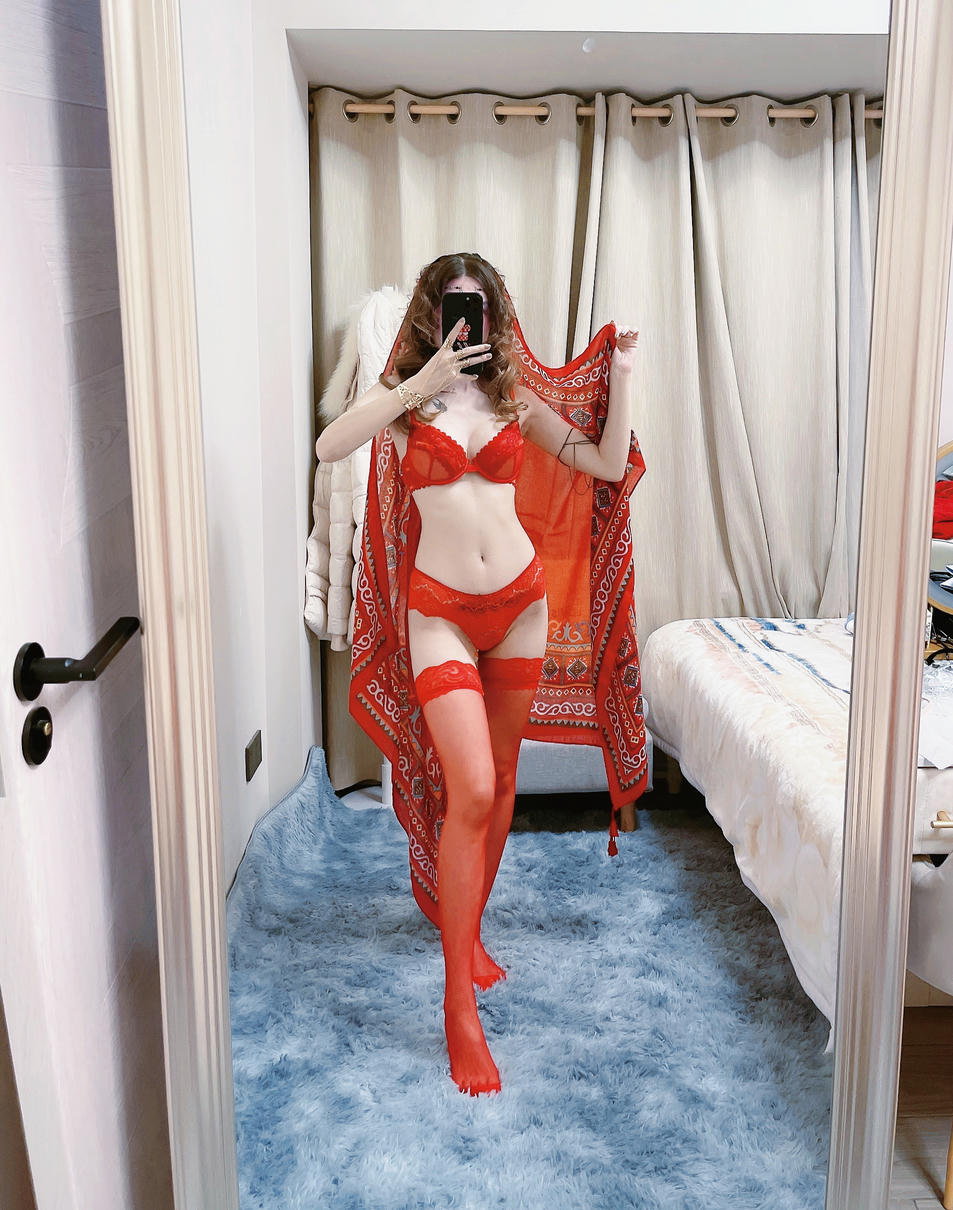 鹿八岁 NO.035 红 [40P1V-1.47GB]_第1集