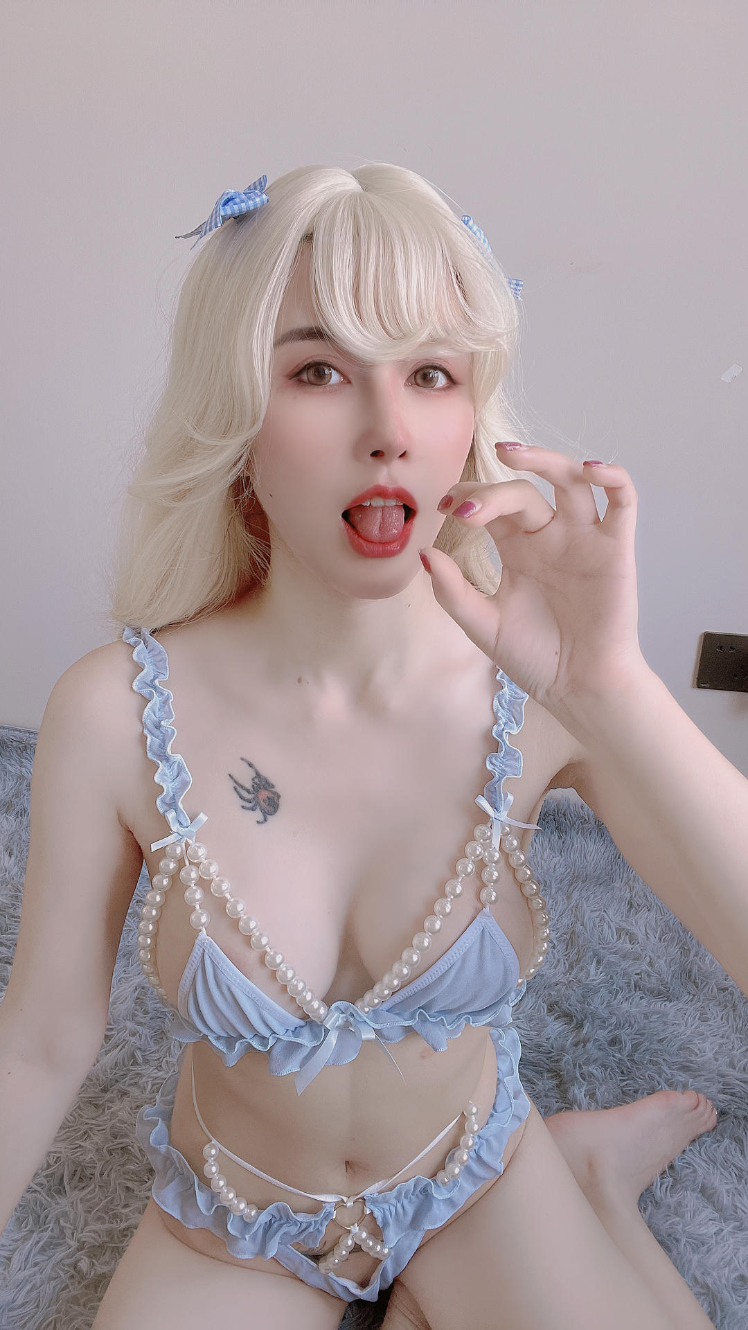 鹿八岁 NO.038 金发可爱女孩 [39P1V-1.52GB]_第1集