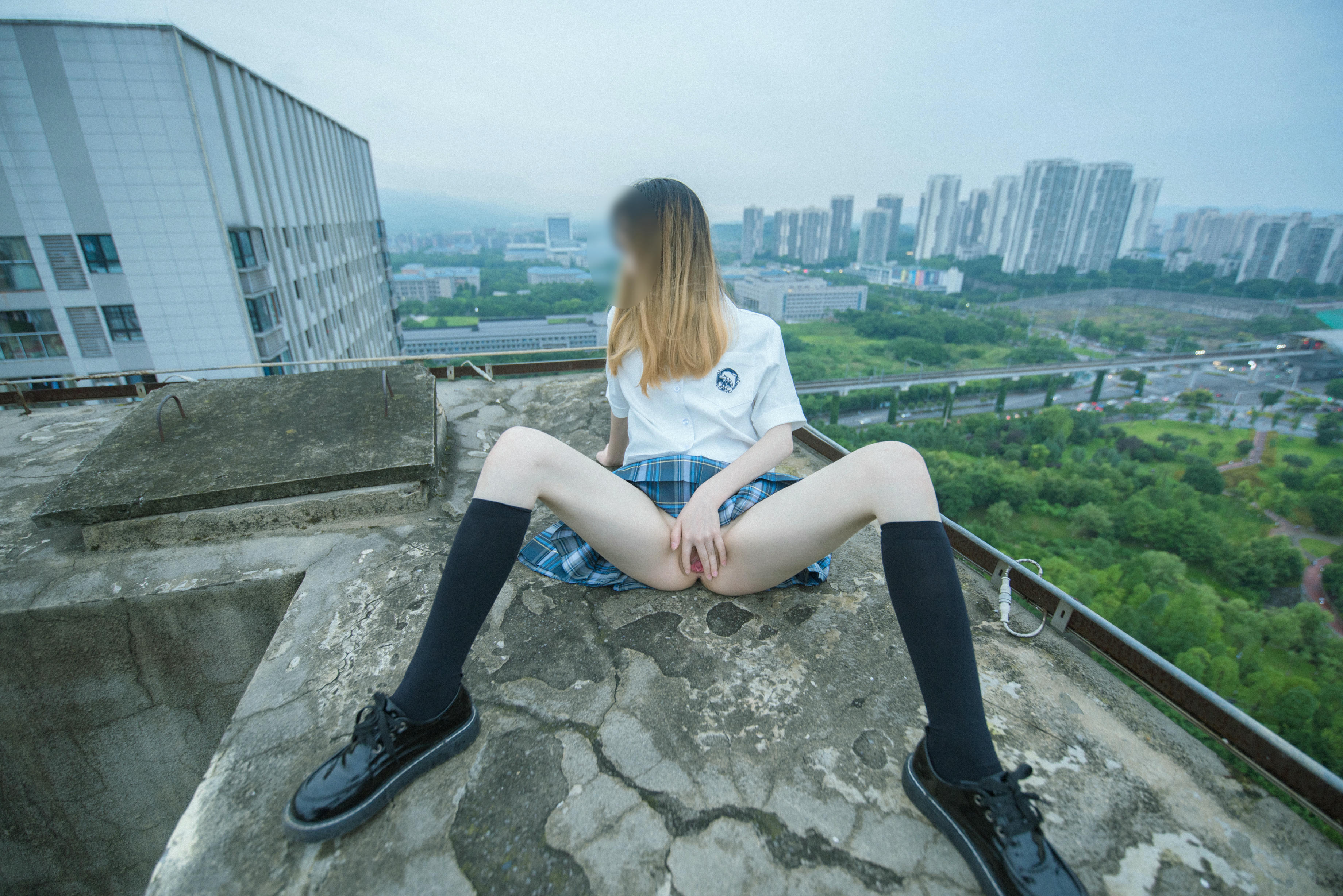 鹿初：非公开首秀 [40P 603MB]_第2集