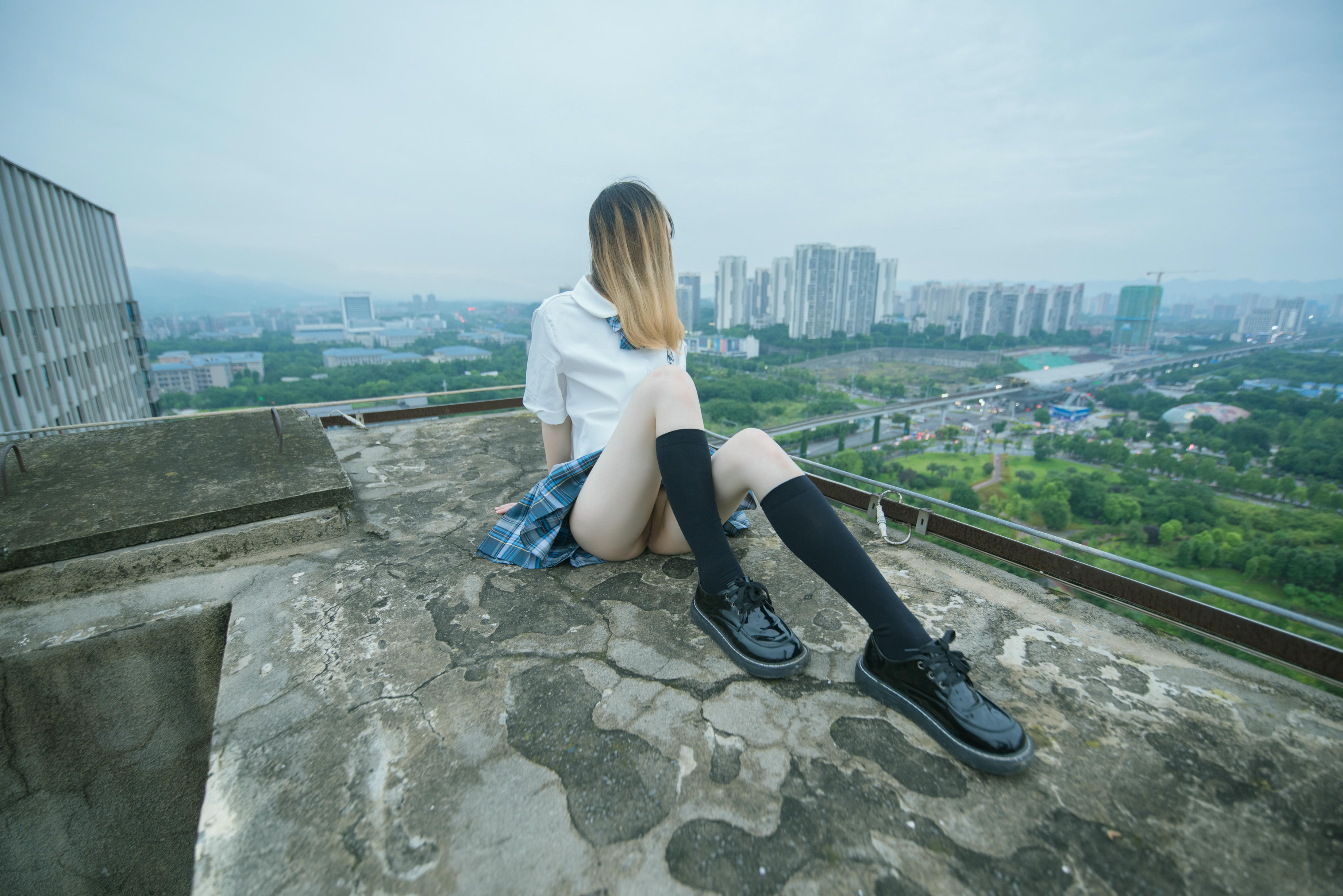 鹿初：非公开首秀 [40P 603MB]_第2集