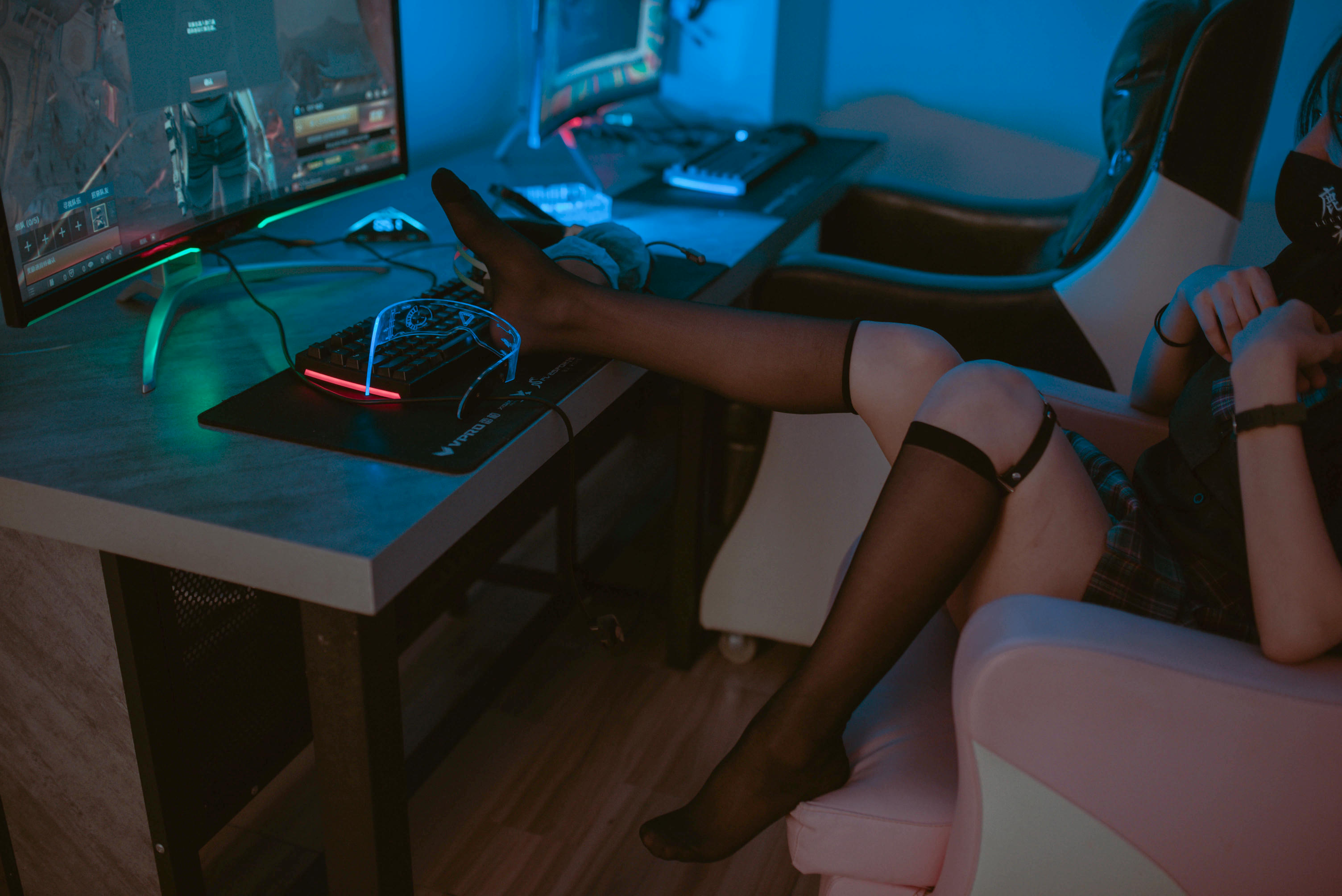 鹿初 NO.004 电竞少女 [48P 246MB]_第1集