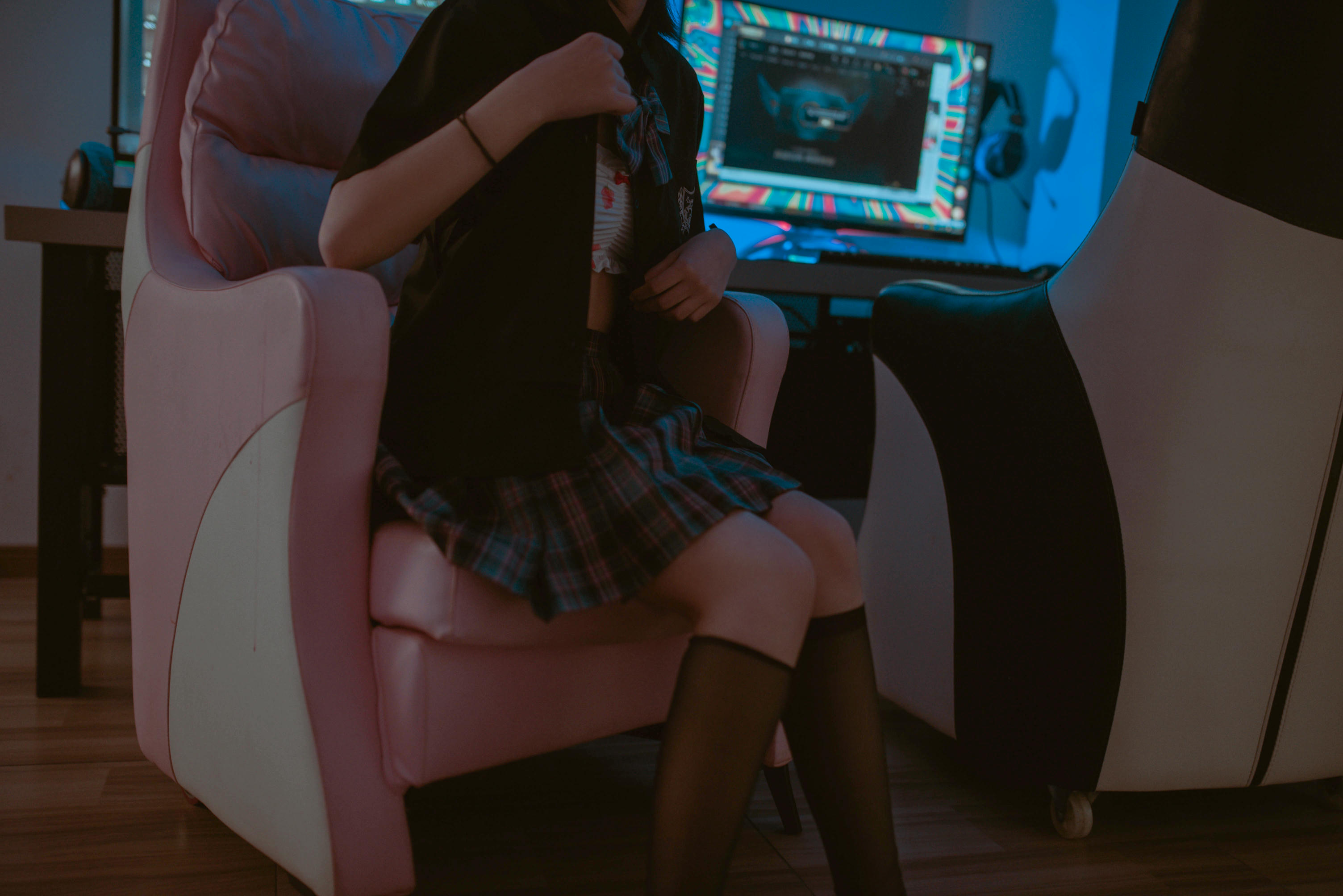 鹿初 NO.004 电竞少女 [48P 246MB]_第2集