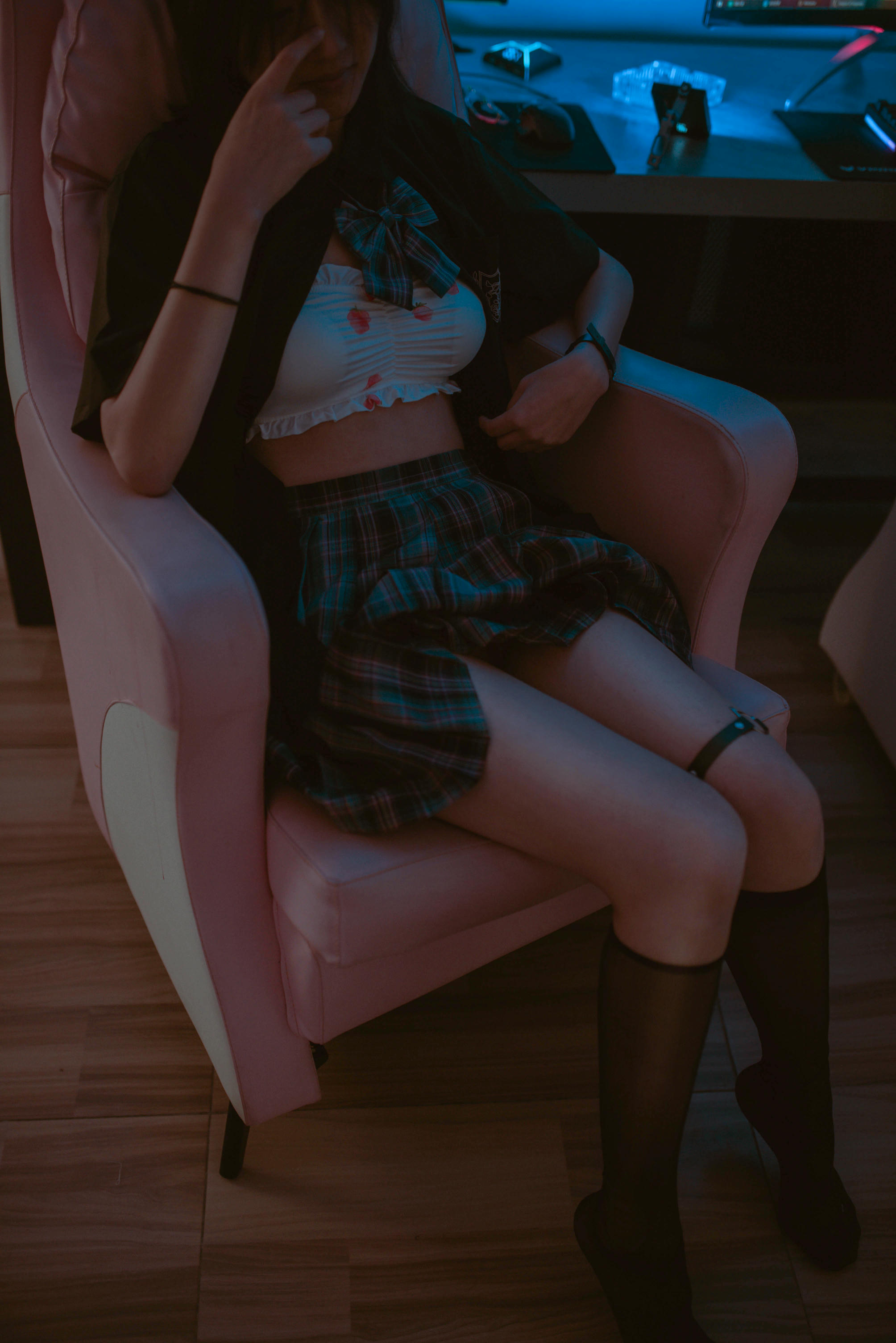 鹿初 NO.004 电竞少女 [48P 246MB]_第2集