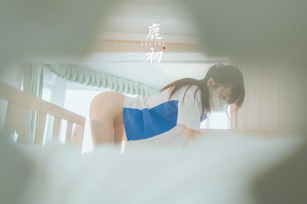 鹿初 NO.006 巨乳制服学妹 [46P-7.35MB]_第1集