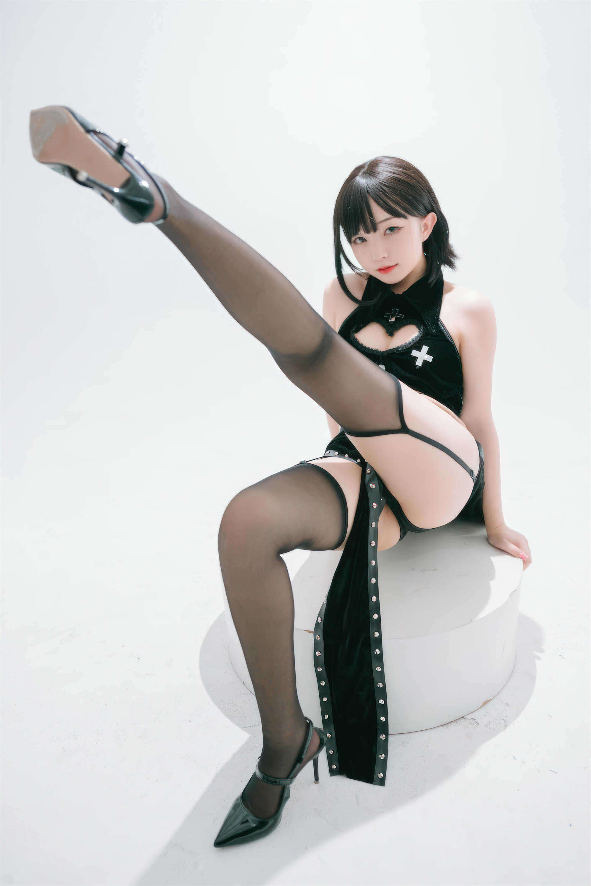 花铃Hana NO.039 吊带袜修女 [71P 259MB]_第2集