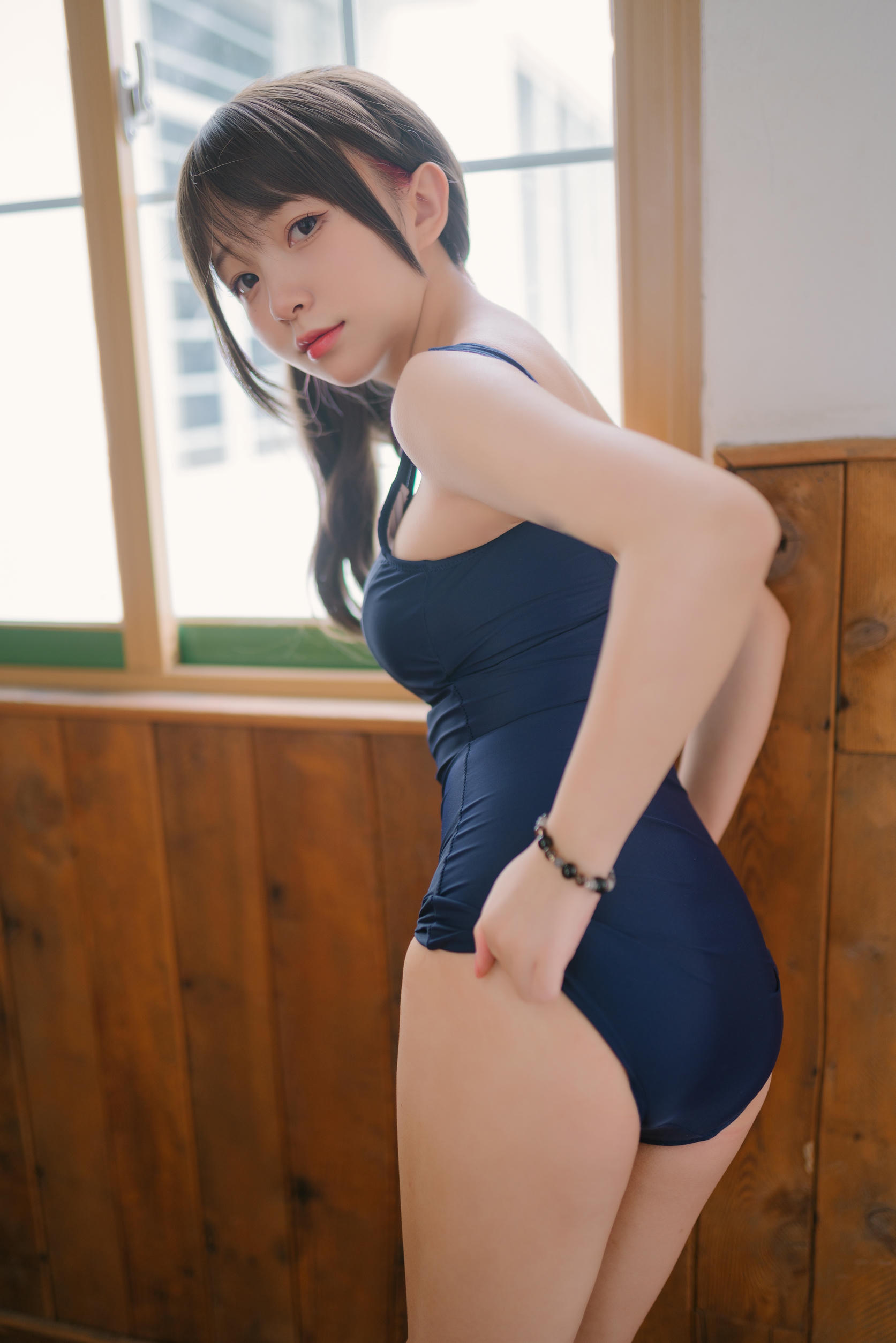 花铃Hana NO.058 风纪委员死裤水x游泳课风纪委员 [93P-715MB]_第2集