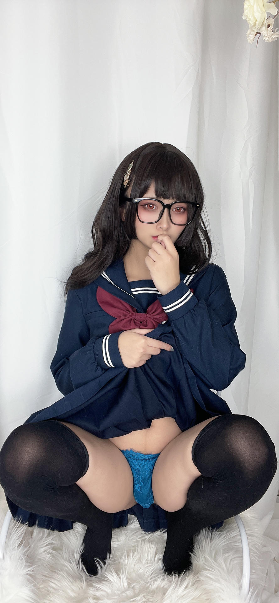 洛璃 LoLiSAMA NO.029 第一次的约会 [104P3V-1GB]_第2集