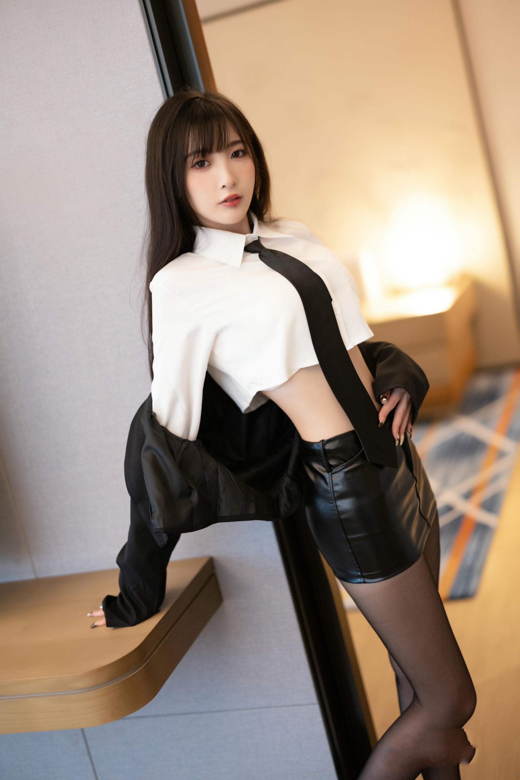 林星阑 黑丝皮裙 [112P-705MB]_第1集