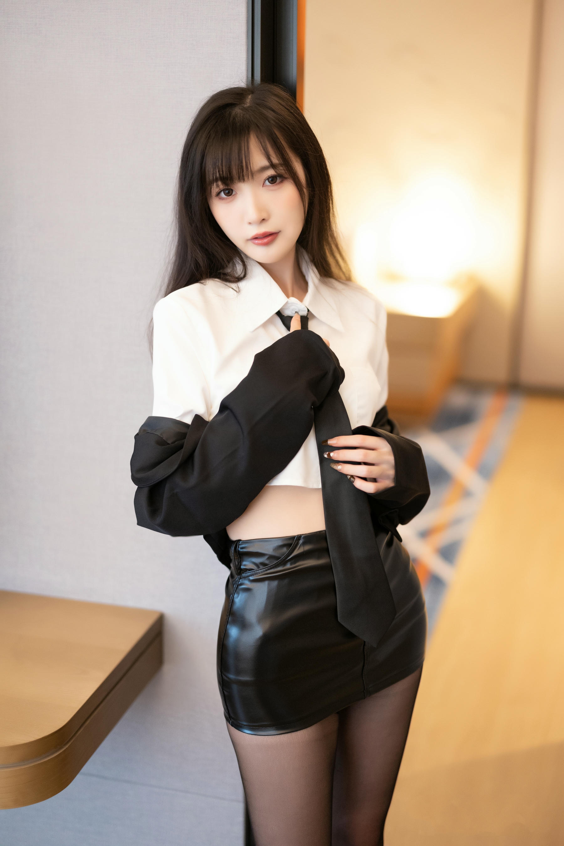 林星阑 黑丝皮裙 [112P-705MB]_第1集