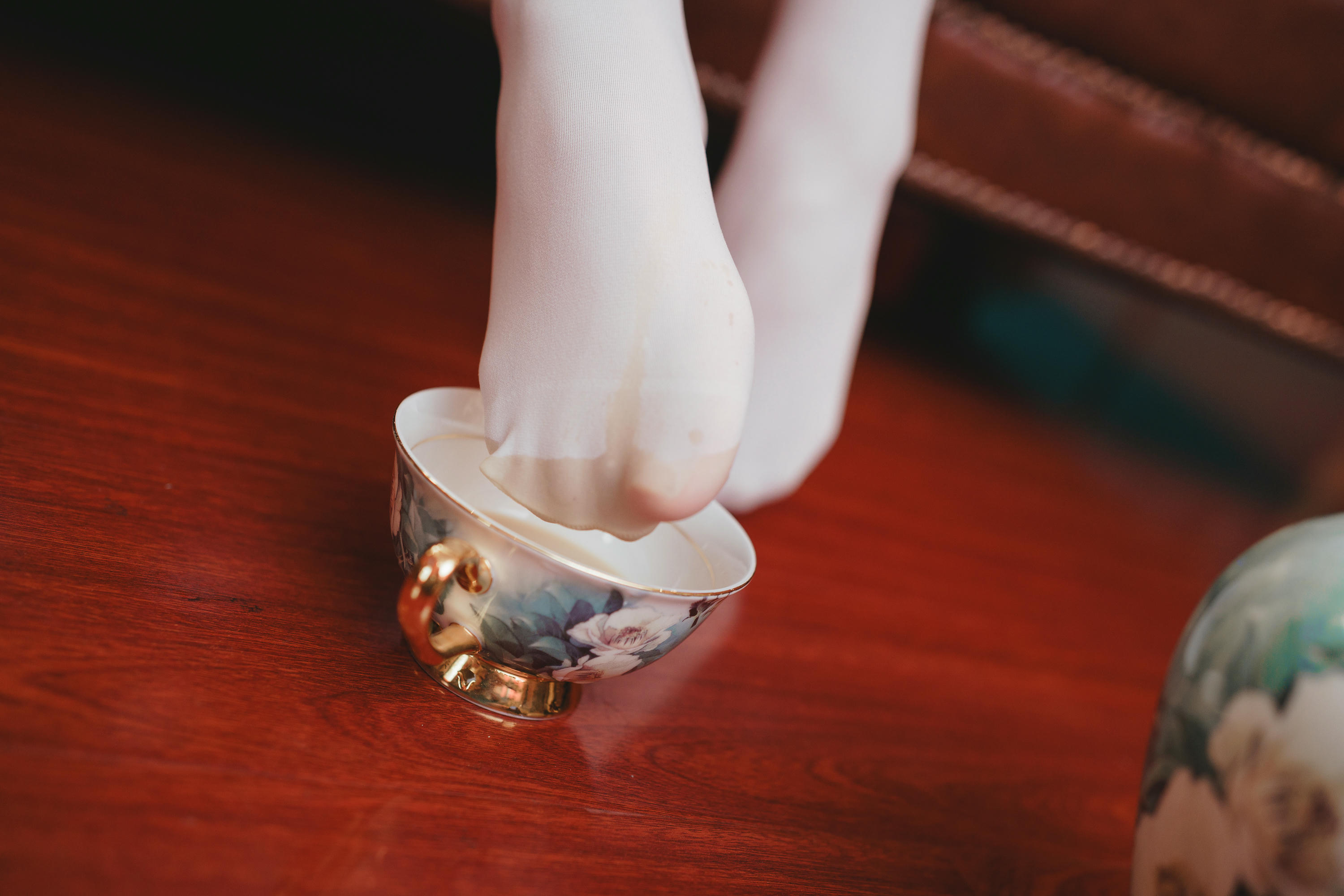 Coser面饼仙儿 NO.107 丝袜奶茶 [41P 535MB]_第2集