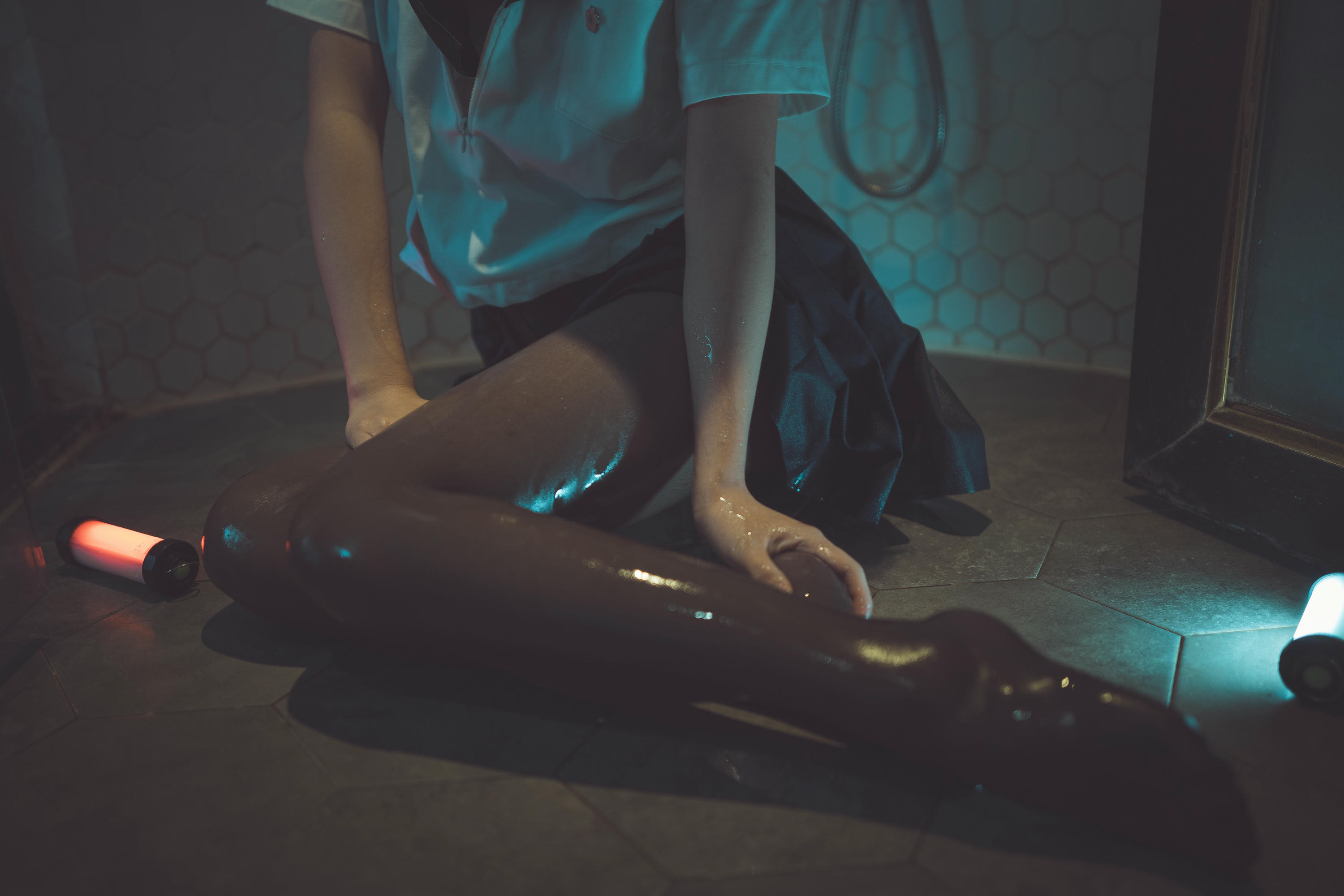 Coser面饼仙儿 NO.011 脑内少女 浴缸黑丝 [21P-257MB]_第1集