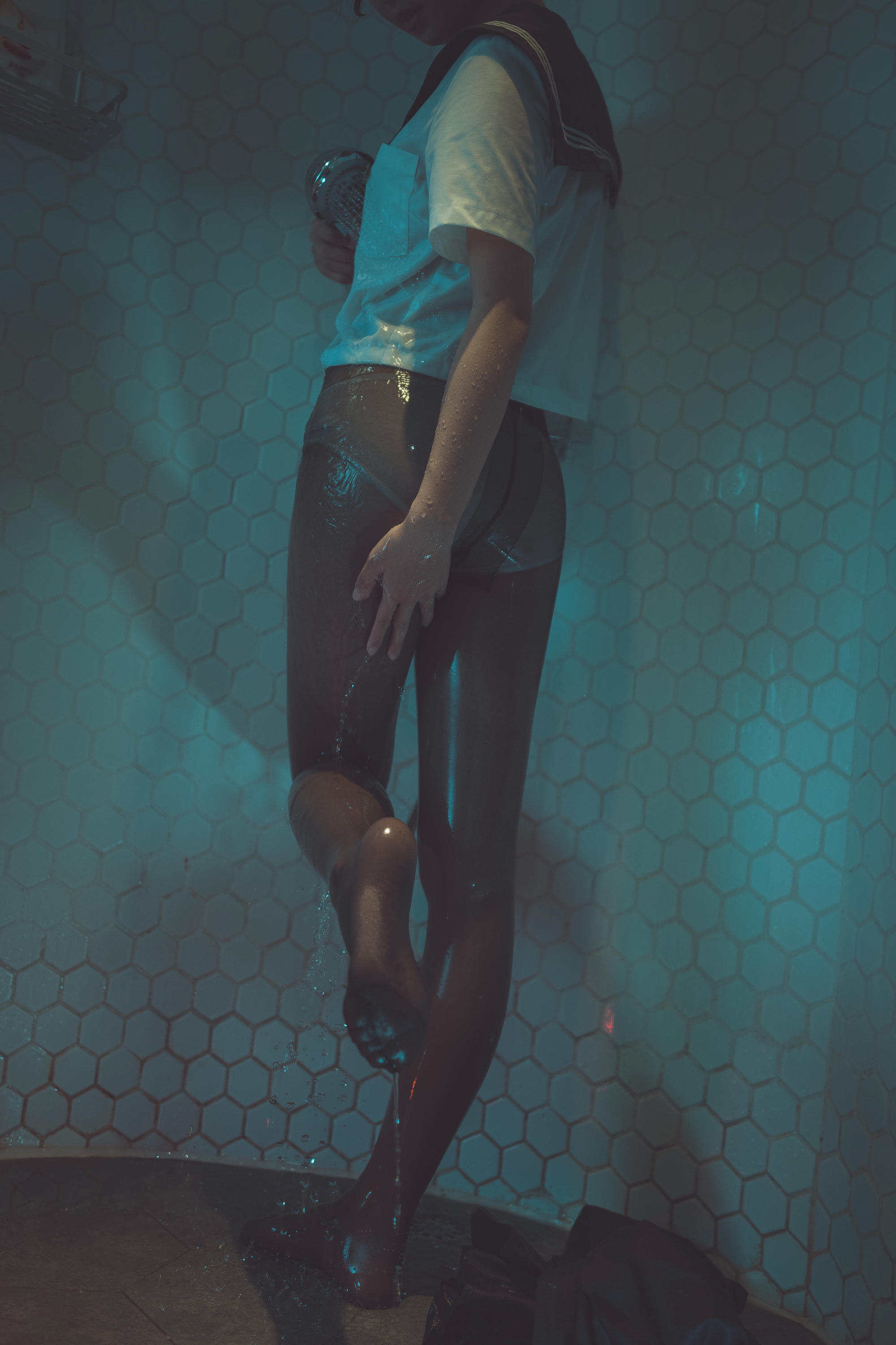 Coser面饼仙儿 NO.011 脑内少女 浴缸黑丝 [21P-257MB]_第2集