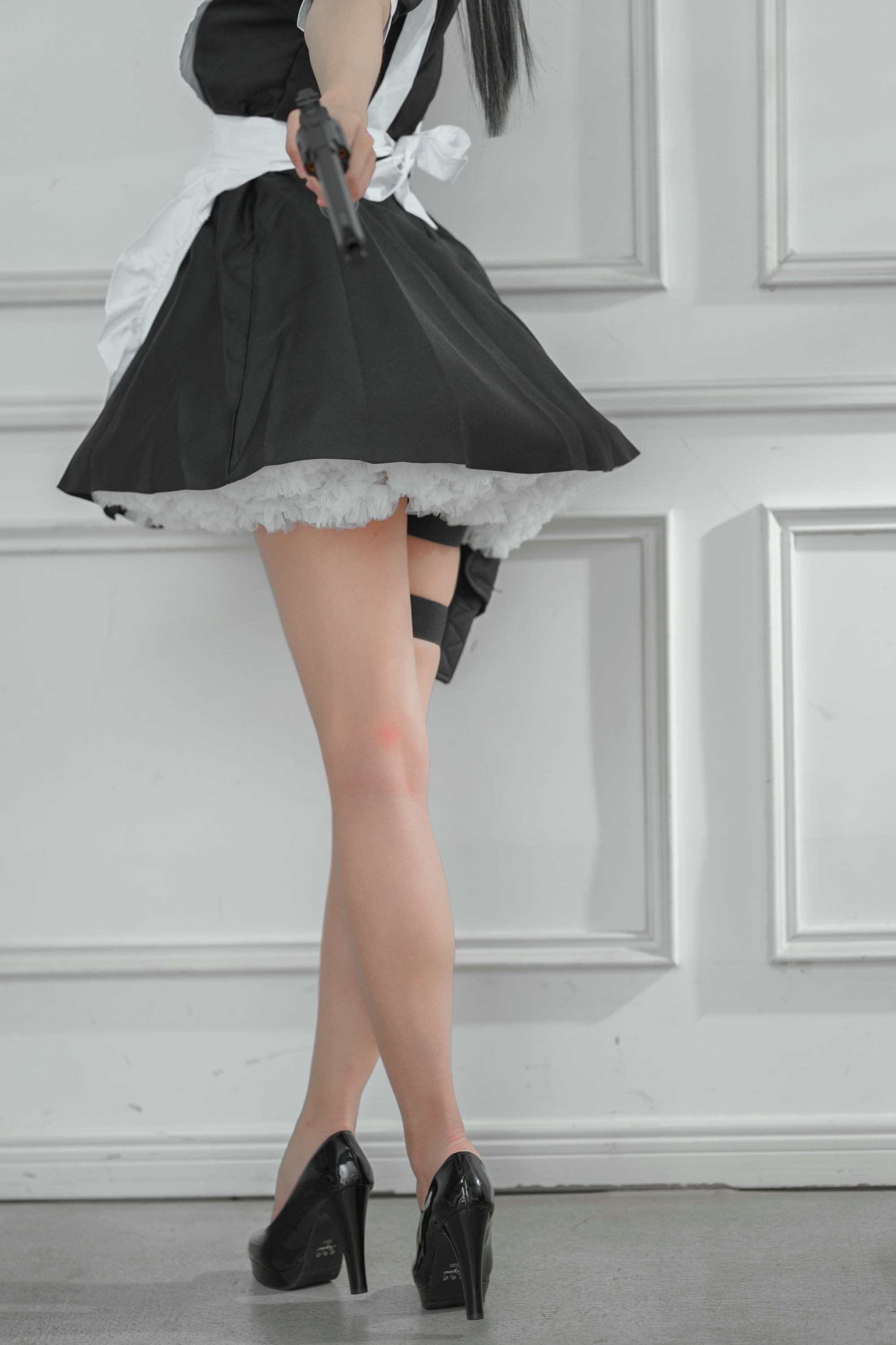 Coser面饼仙儿 NO.067 左轮女仆 [15P-124MB]_第1集