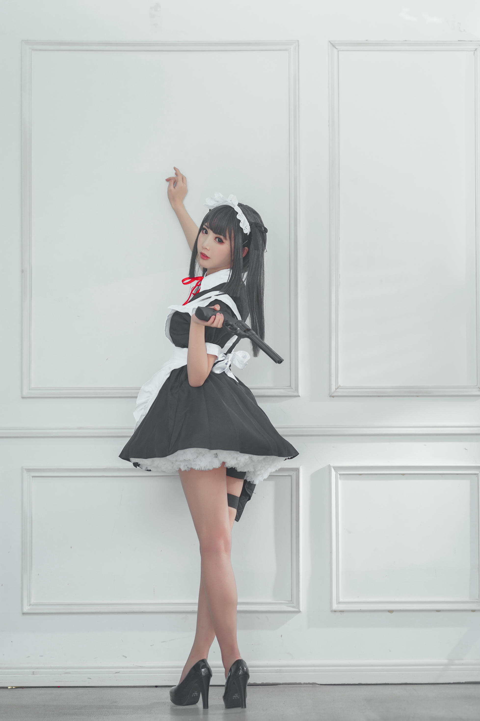 Coser面饼仙儿 NO.067 左轮女仆 [15P-124MB]_第1集