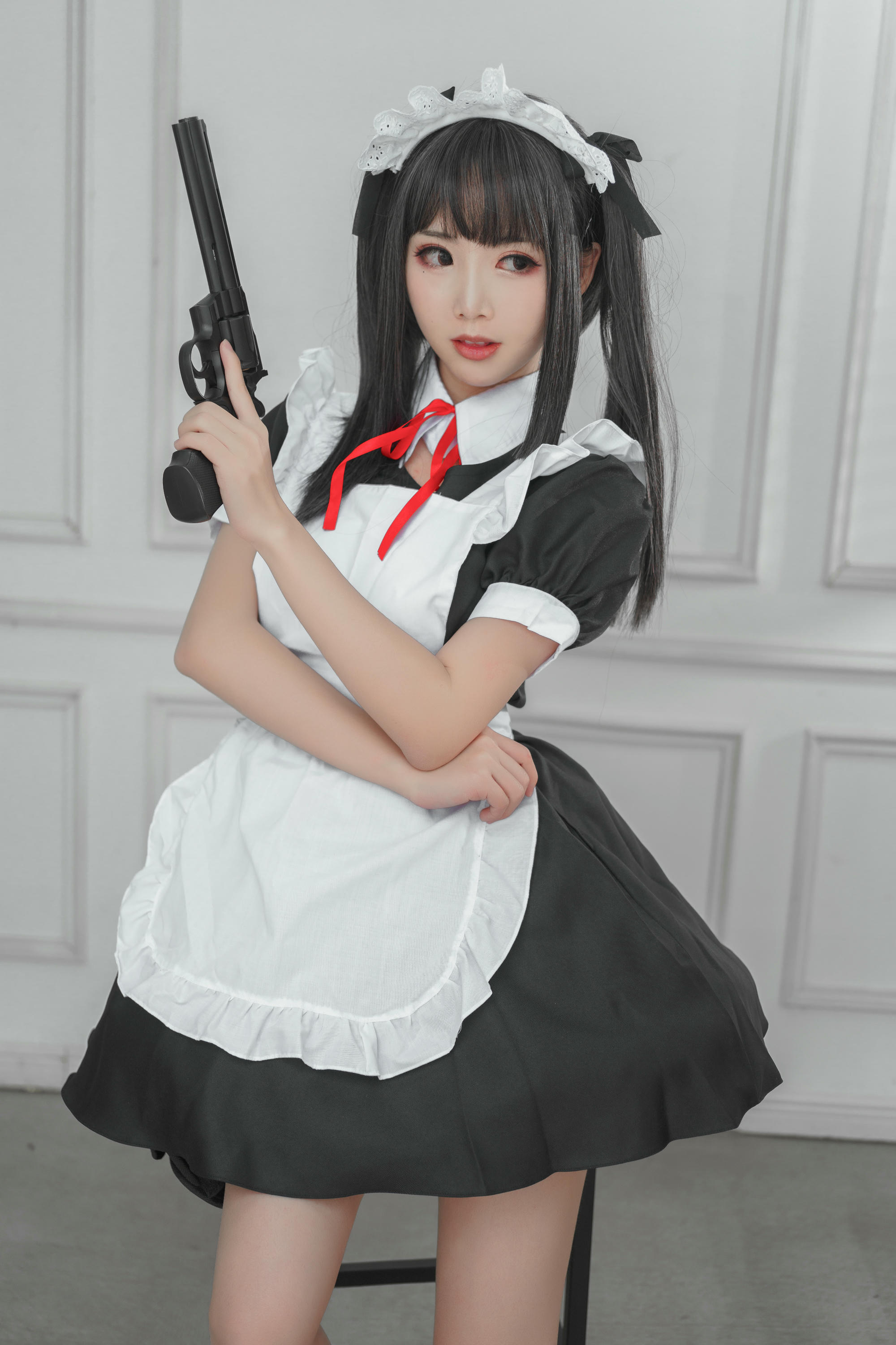 Coser面饼仙儿 NO.067 左轮女仆 [15P-124MB]_第1集