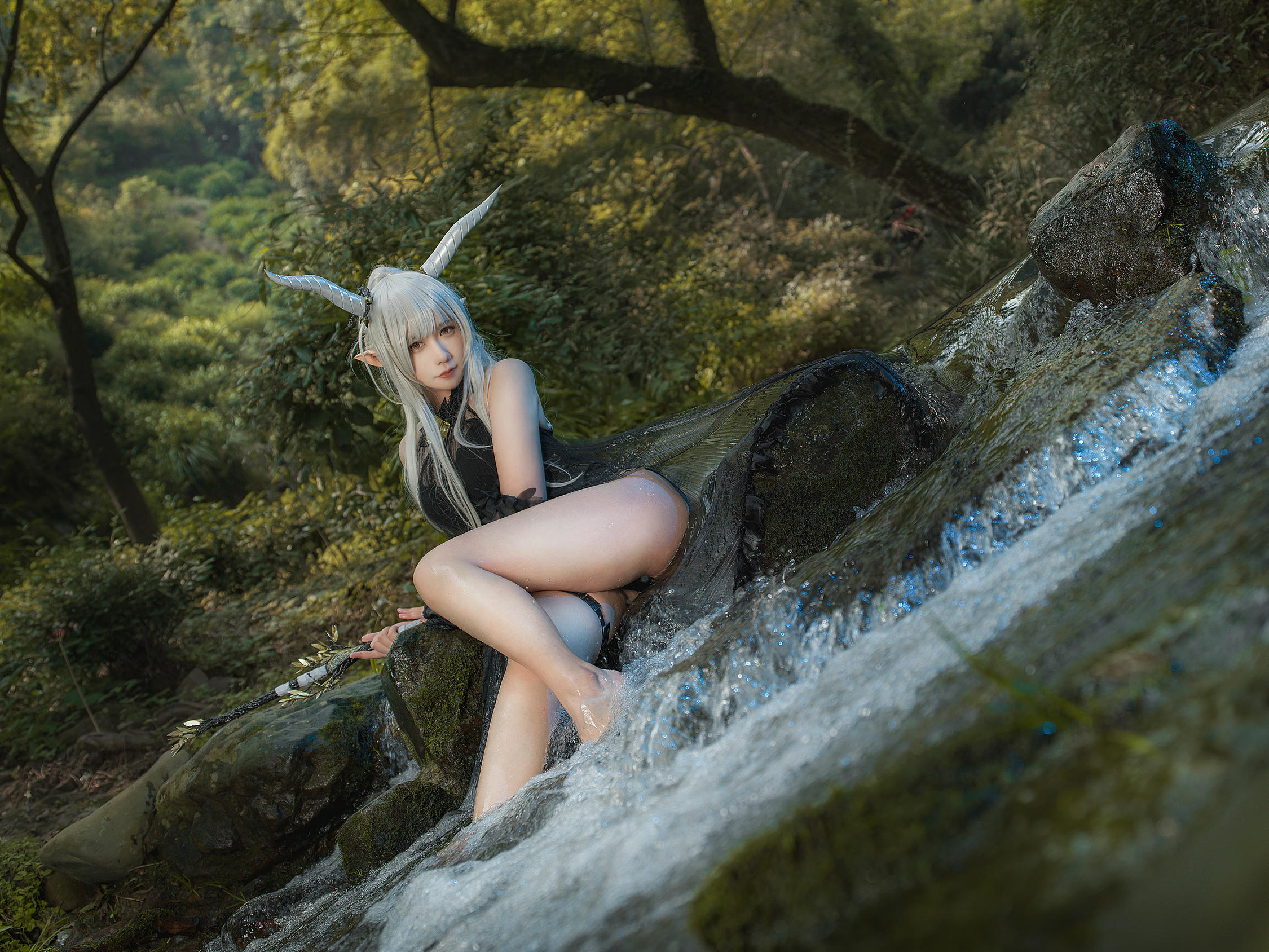 麻花酱 NO.094 明日方舟 闪灵泳装[20P 254.9M]_第1集