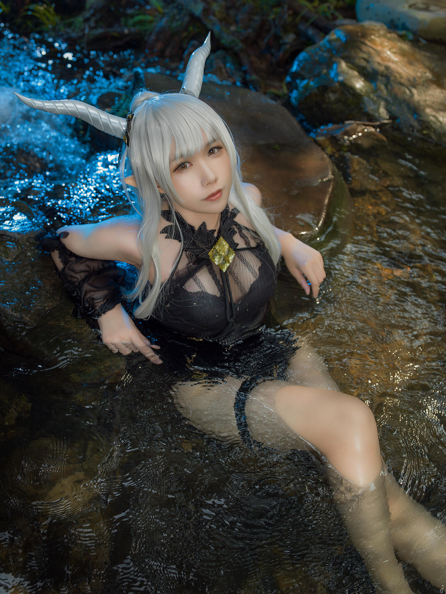 麻花酱 NO.094 明日方舟 闪灵泳装[20P 254.9M]_第1集