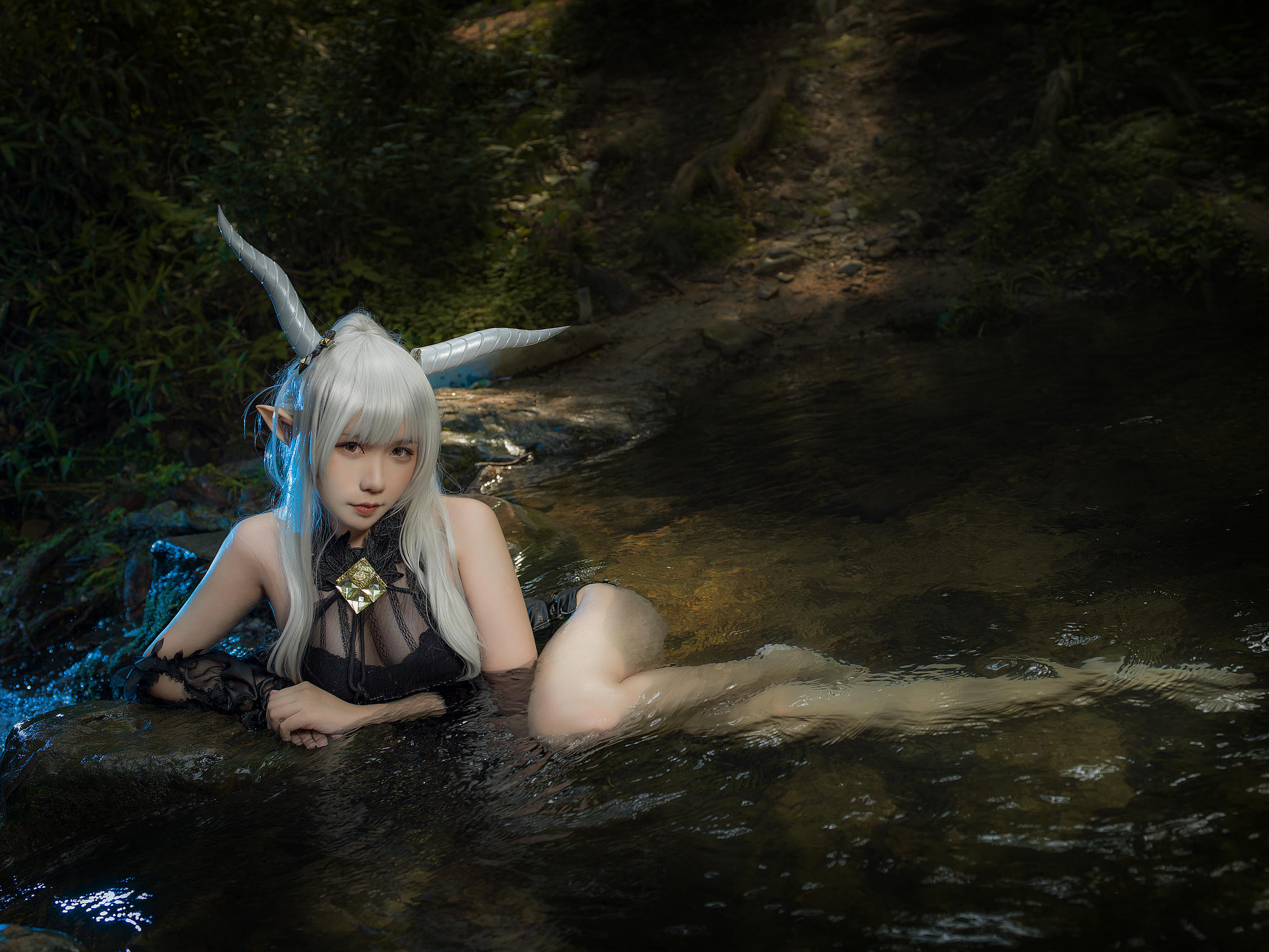 麻花酱 NO.094 明日方舟 闪灵泳装[20P 254.9M]_第1集