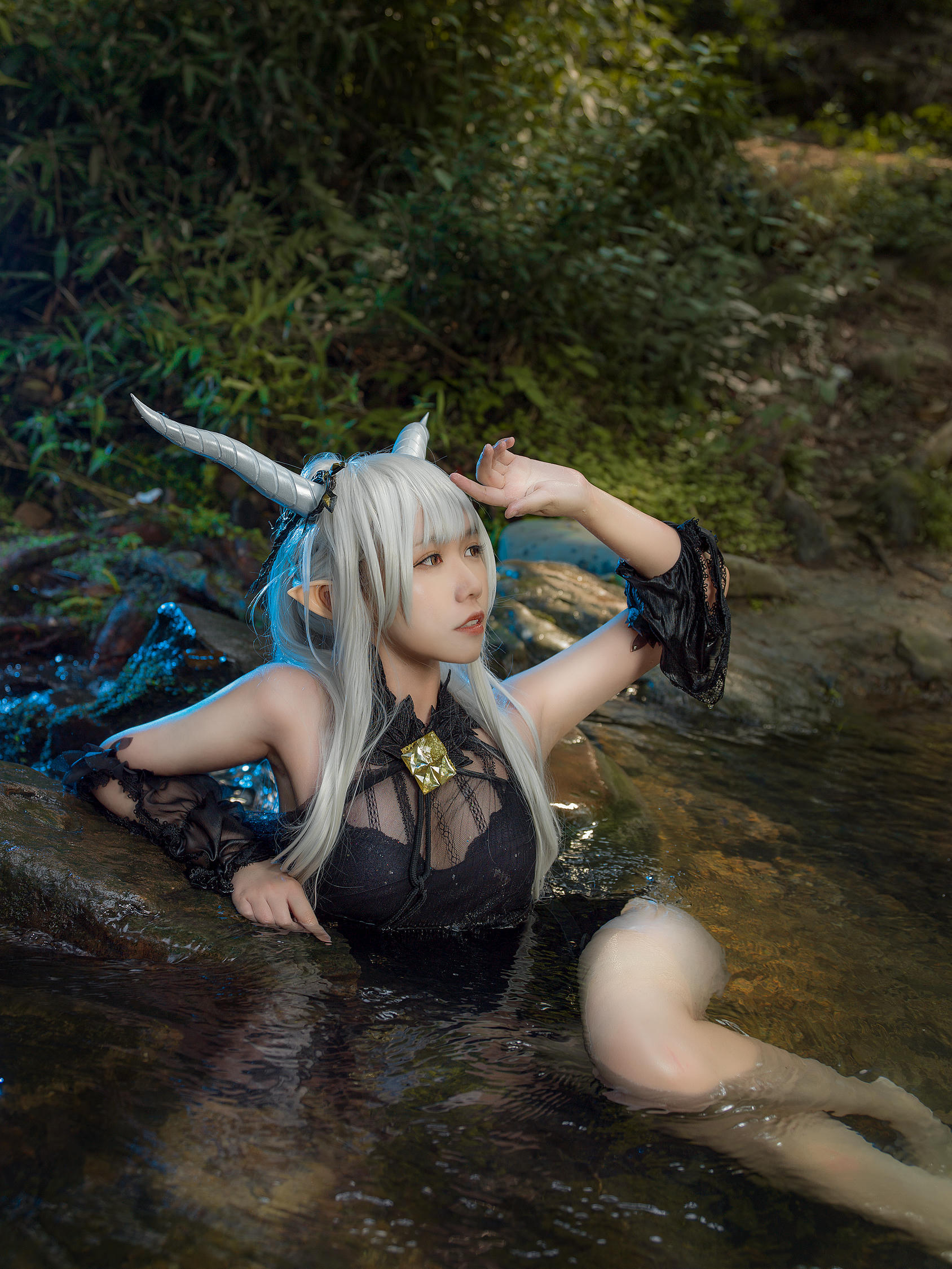 麻花酱 NO.094 明日方舟 闪灵泳装[20P 254.9M]_第1集