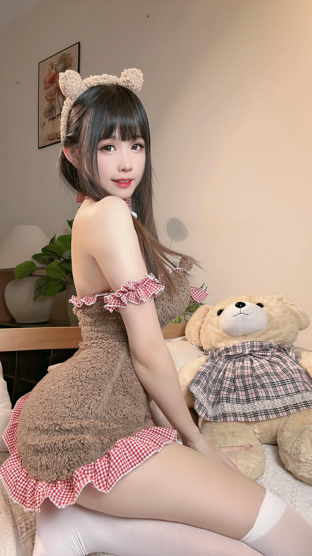 miko酱ww NO.068 23年06月订阅[211P-370.4M]-白丝熊猫 [14P]_第1集