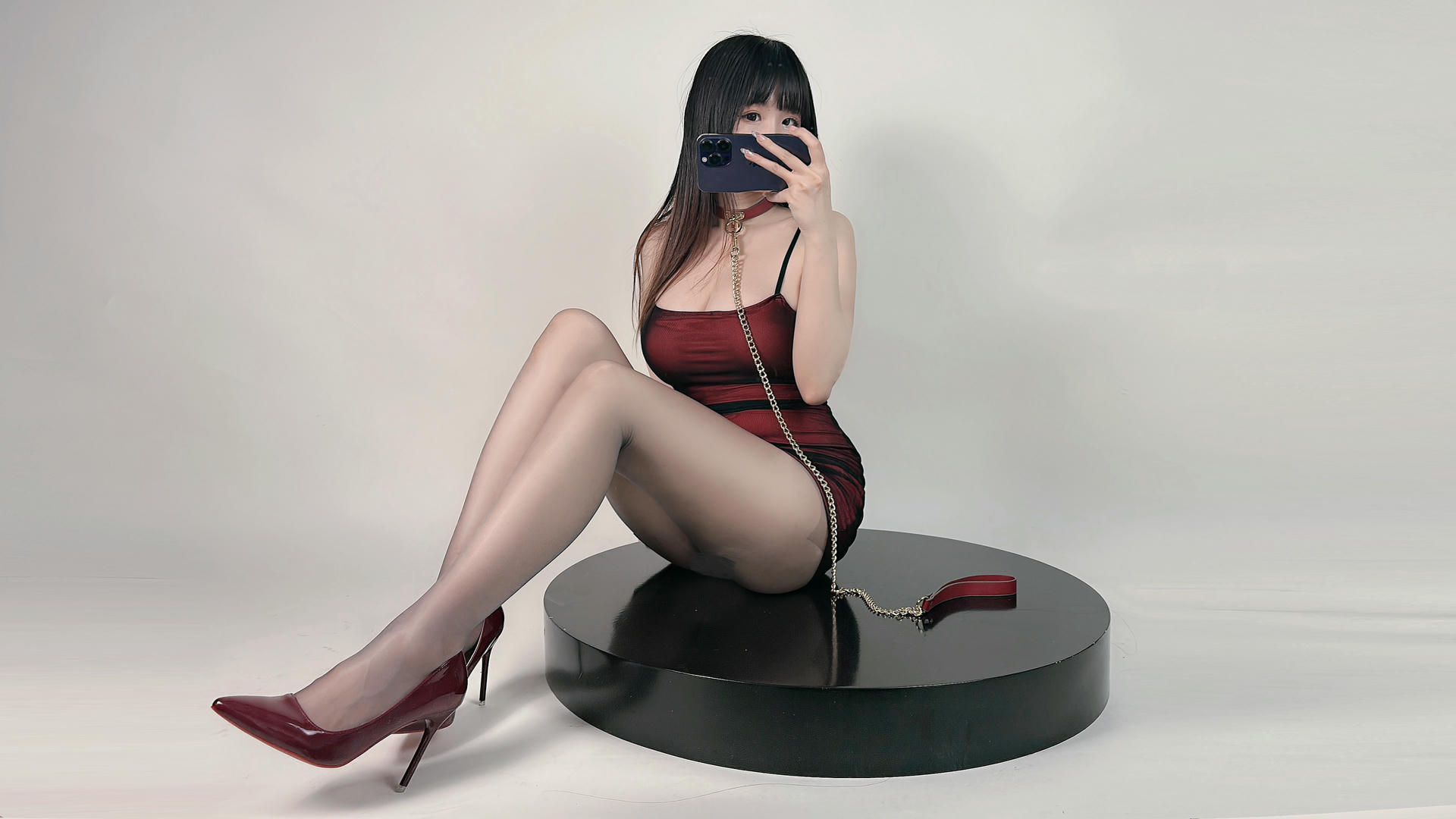 miko酱ww NO.068 23年06月订阅[211P-370.4M]-红色包臀裙 [15P]_第1集