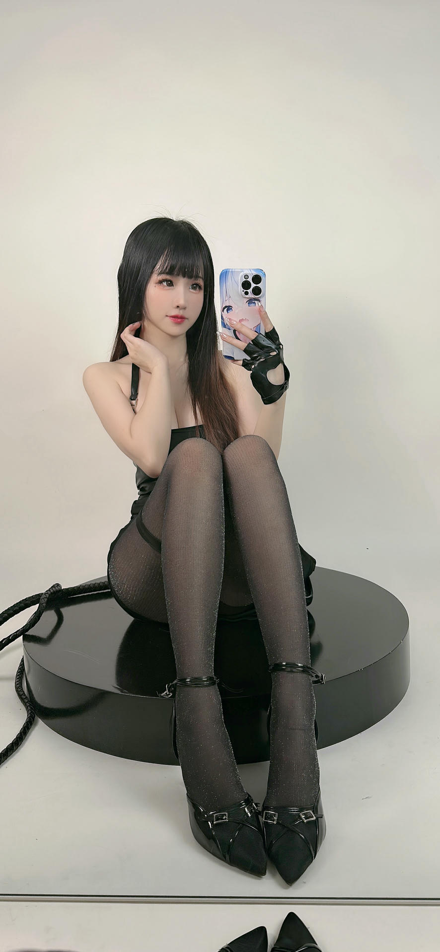 miko酱ww NO.068 23年06月订阅[211P-370.4M]-黑丝皮鞭 [17P]_第1集