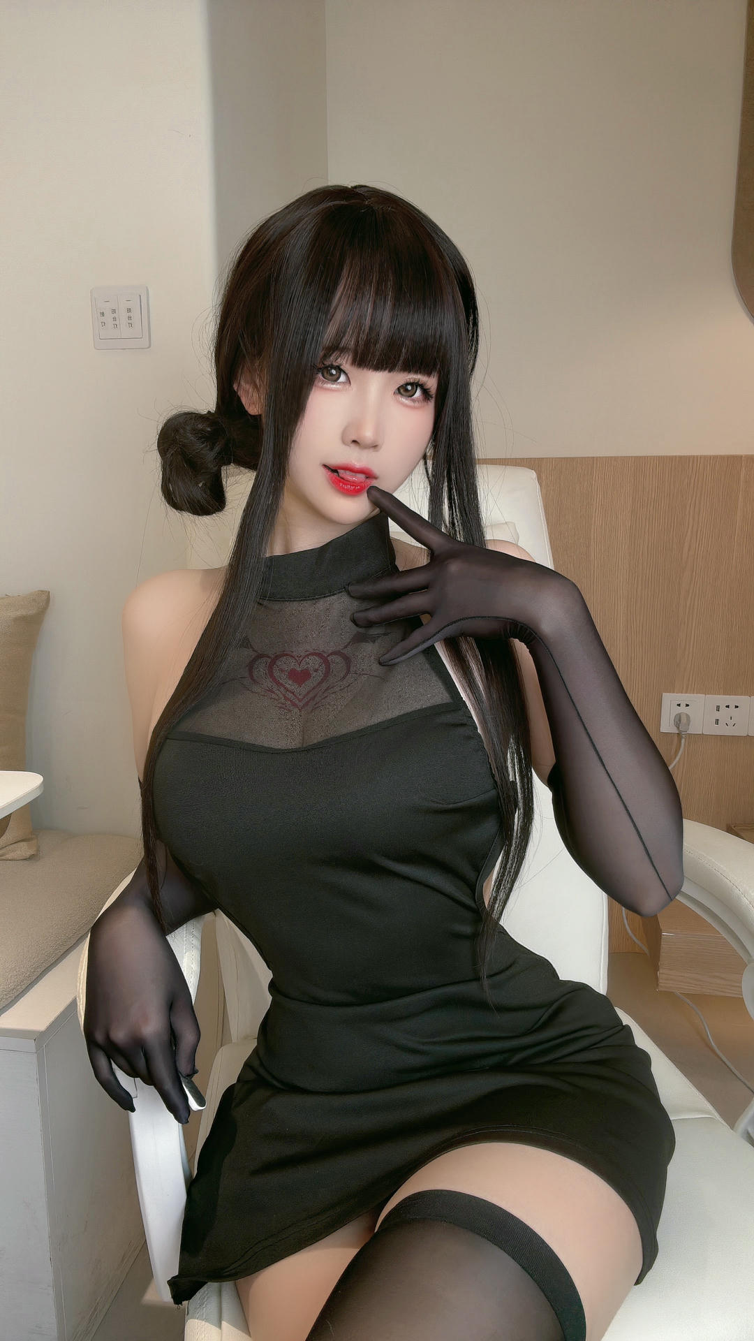 miko酱ww NO.074 23年11月订阅 148P [220.58 MB]-黑丝短裙 [9P]_第1集