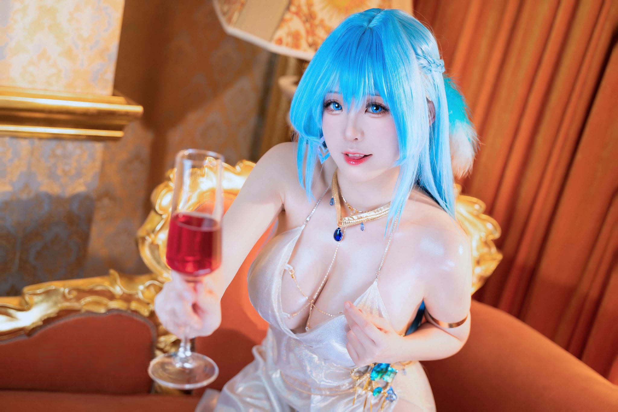 miko酱ww NO.087 NIKKE：胜利女神 海伦礼服[39P-105.4M]_第1集