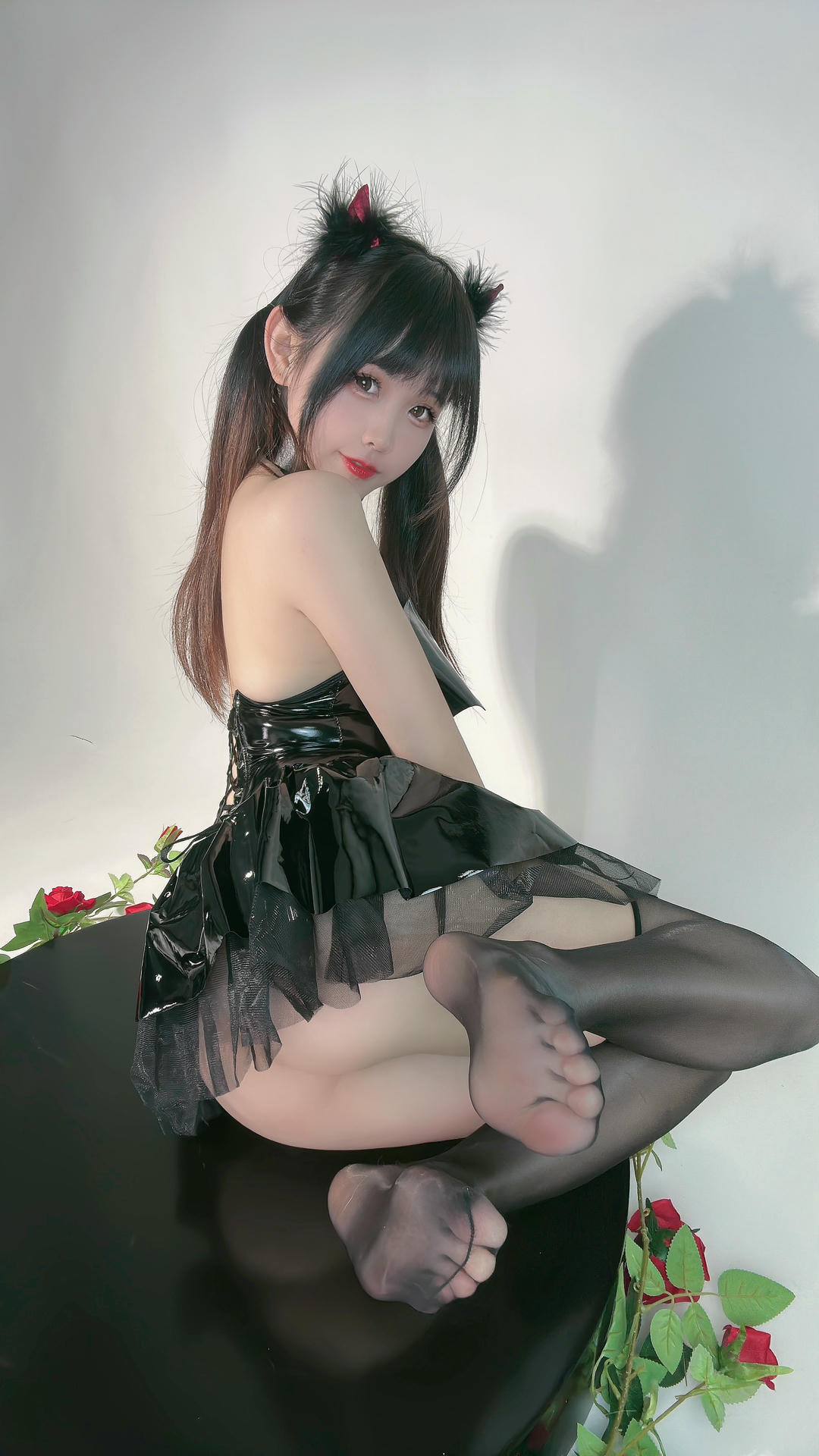 miko酱ww NO.056 小小恶魔 29P [29P-97.96 MB]_第1集