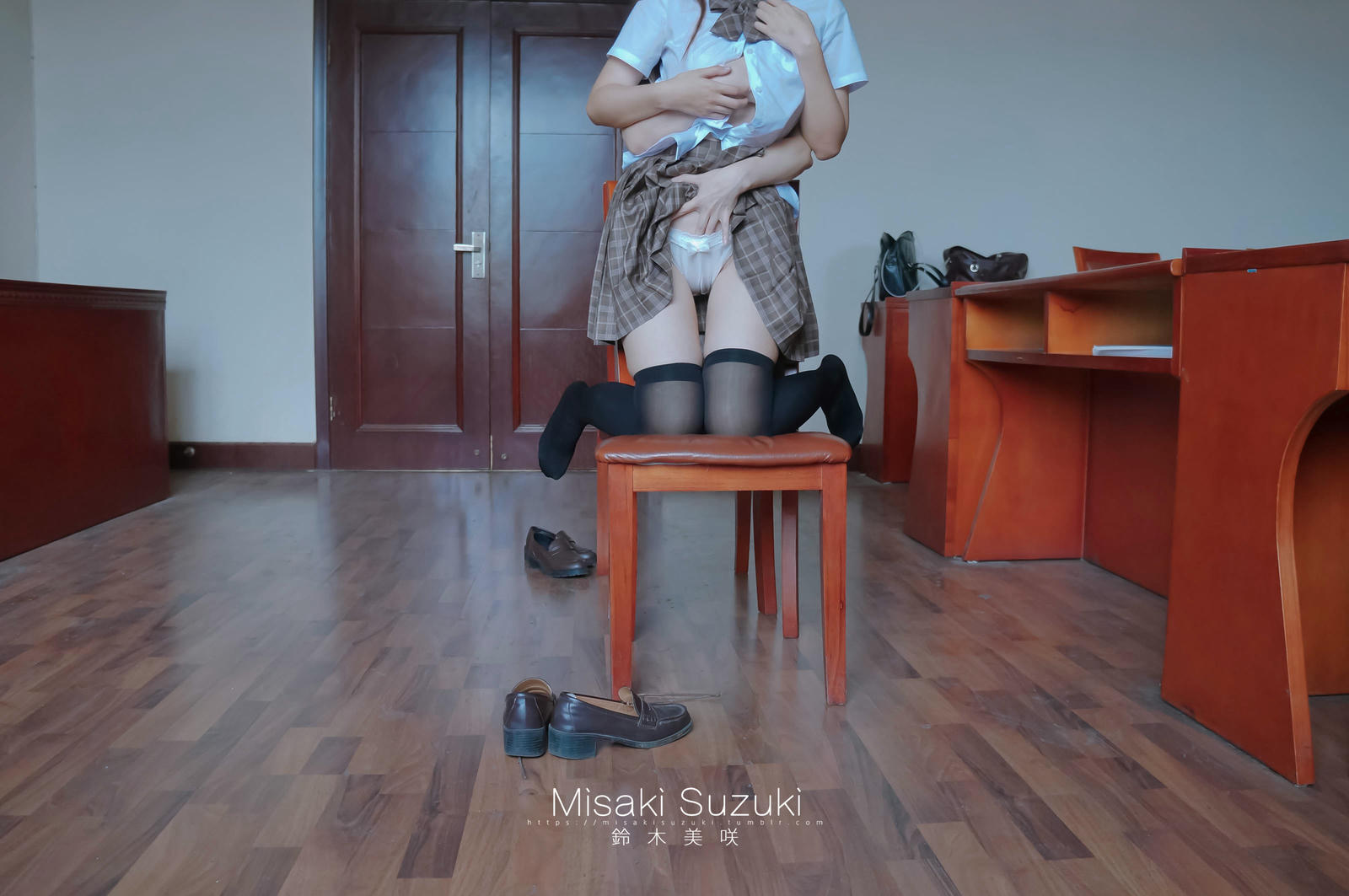 NO.228 铃木美咲(Misaki Suzuki) - 百合盛开之时2（正午）-耻！特殊的惩罚方式 28P+2V_第1集