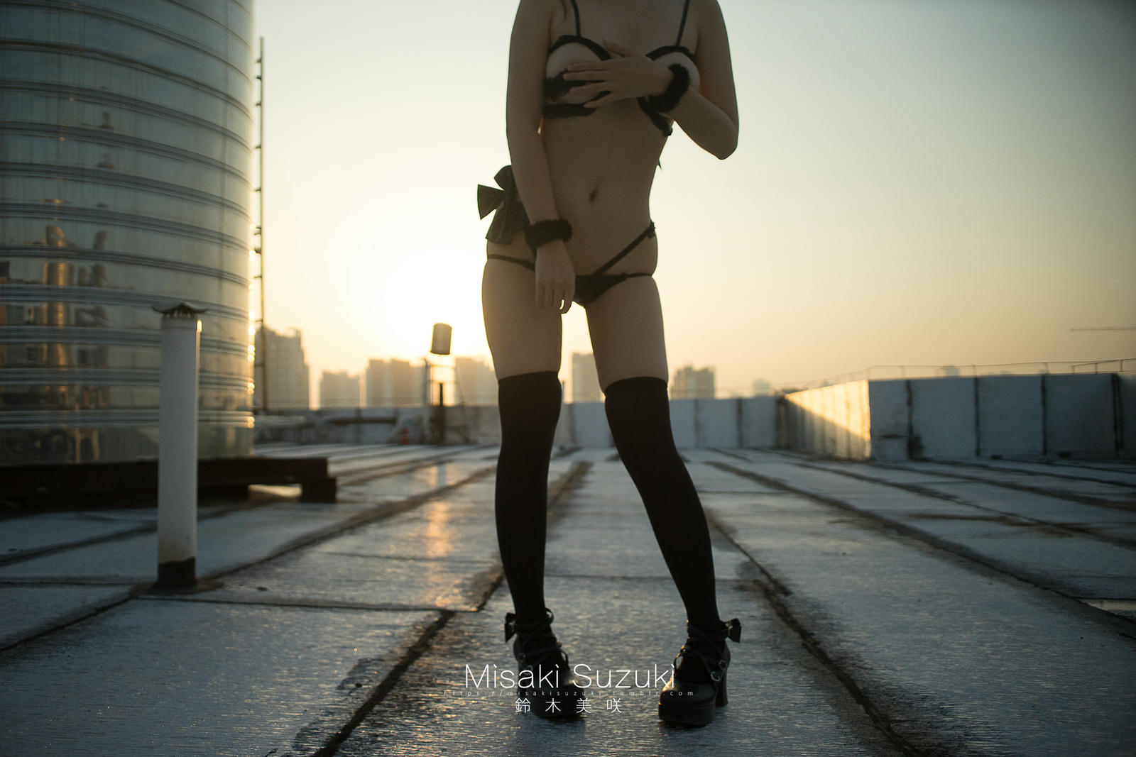 NO.254 铃木美咲(Misaki Suzuki) - 被恶魔吸引-露出！晨光下天台突然降临的诱惑少女 37P+2V_第1集