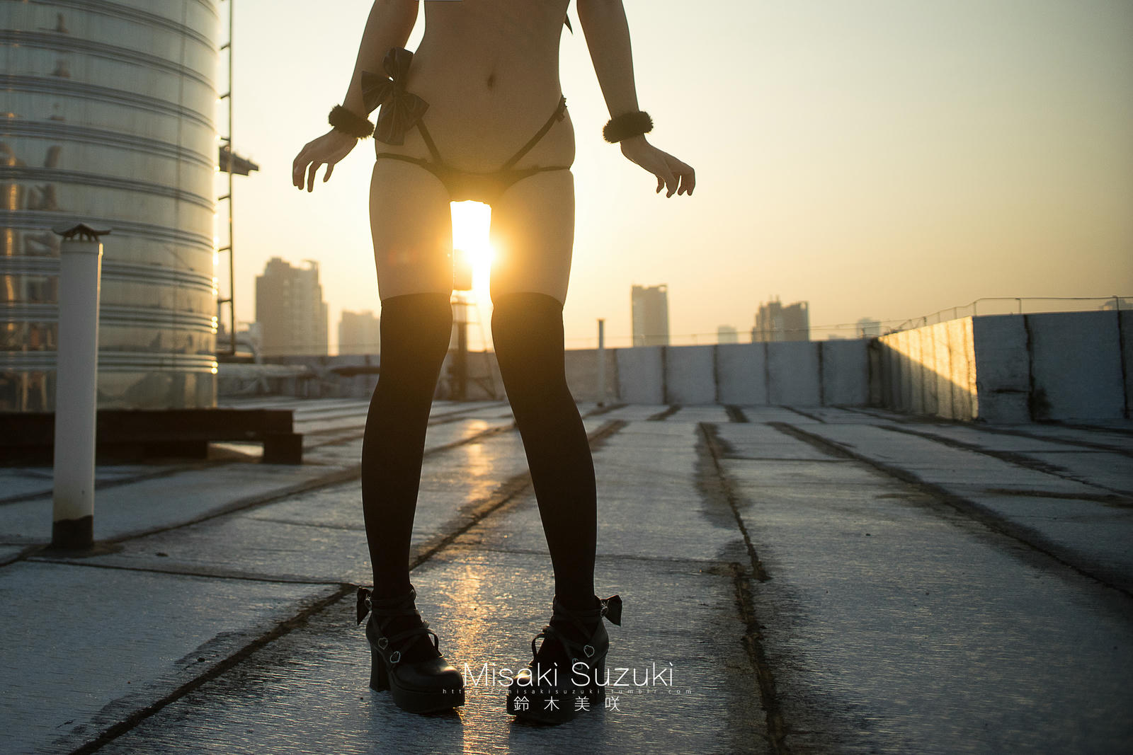 NO.254 铃木美咲(Misaki Suzuki) - 被恶魔吸引-露出！晨光下天台突然降临的诱惑少女 37P+2V_第1集