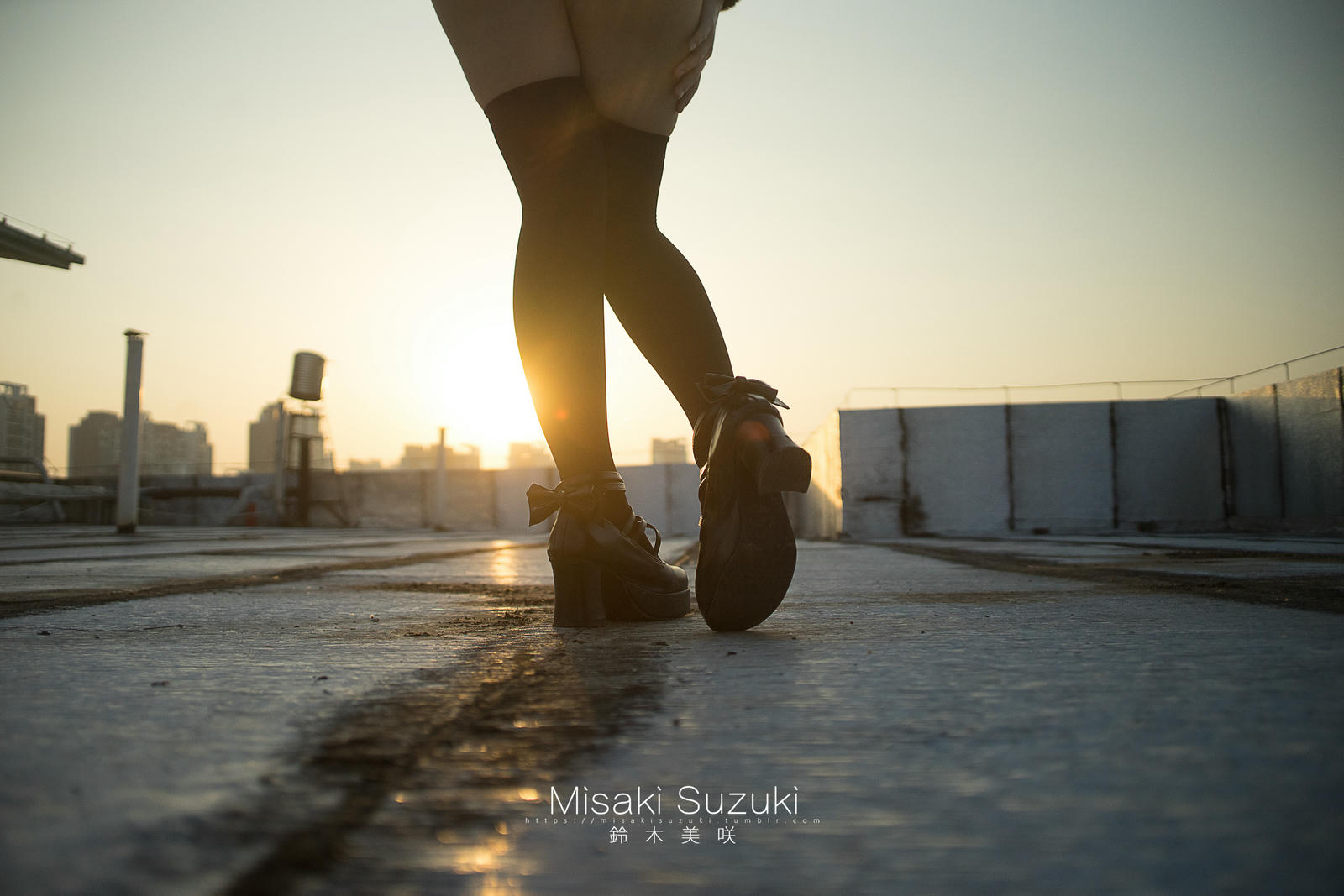 NO.254 铃木美咲(Misaki Suzuki) - 被恶魔吸引-露出！晨光下天台突然降临的诱惑少女 37P+2V_第1集