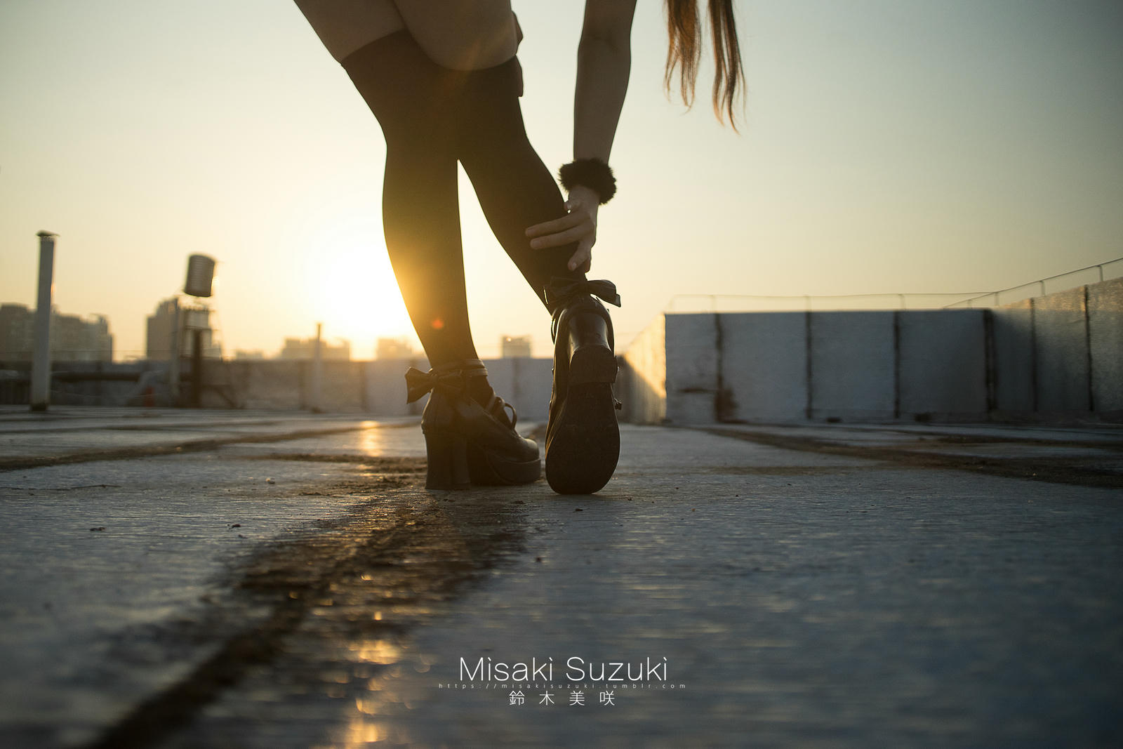 NO.254 铃木美咲(Misaki Suzuki) - 被恶魔吸引-露出！晨光下天台突然降临的诱惑少女 37P+2V_第2集