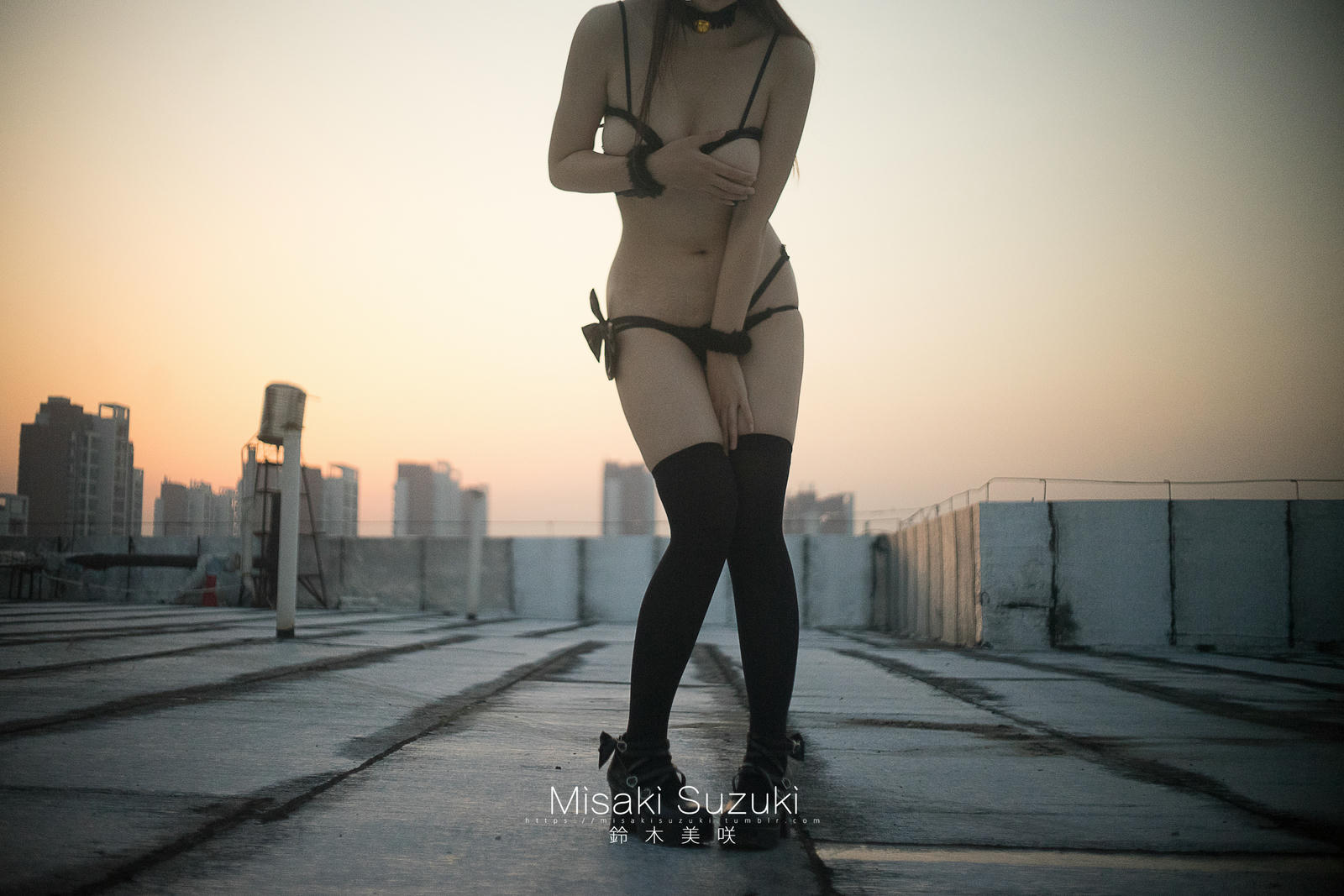 NO.254 铃木美咲(Misaki Suzuki) - 被恶魔吸引-露出！晨光下天台突然降临的诱惑少女 37P+2V_第2集