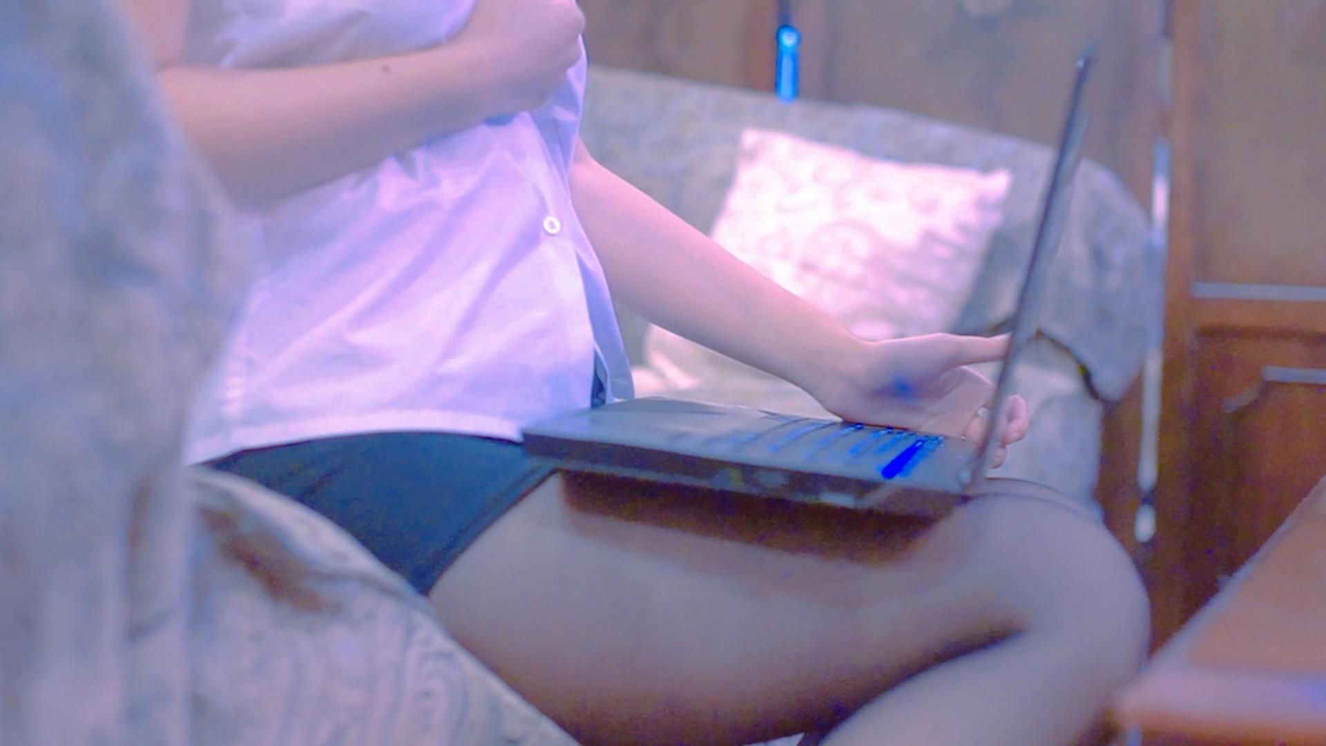 NO.126 铃木美咲(Misaki Suzuki) - 一边看片一边 4P+1V_第1集