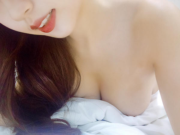 铃木美咲NO.007 软软趴在床单上 - 161128 20P_第1集