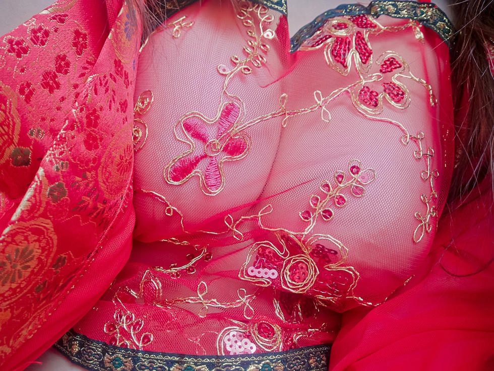 铃木美咲NO.024 软软趴在床单上 - 170117 离春节越来越近 25P+1V_第1集