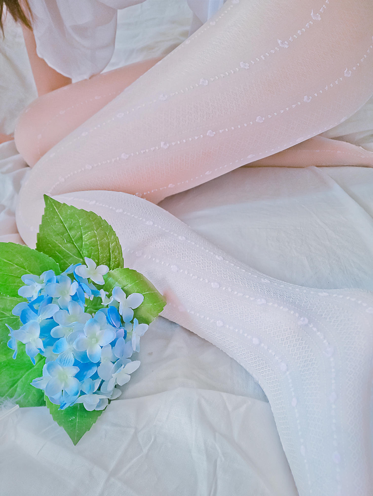 铃木美咲NO.035 软软趴在床单上 - 170206 白丝美足 28P+1V_第1集