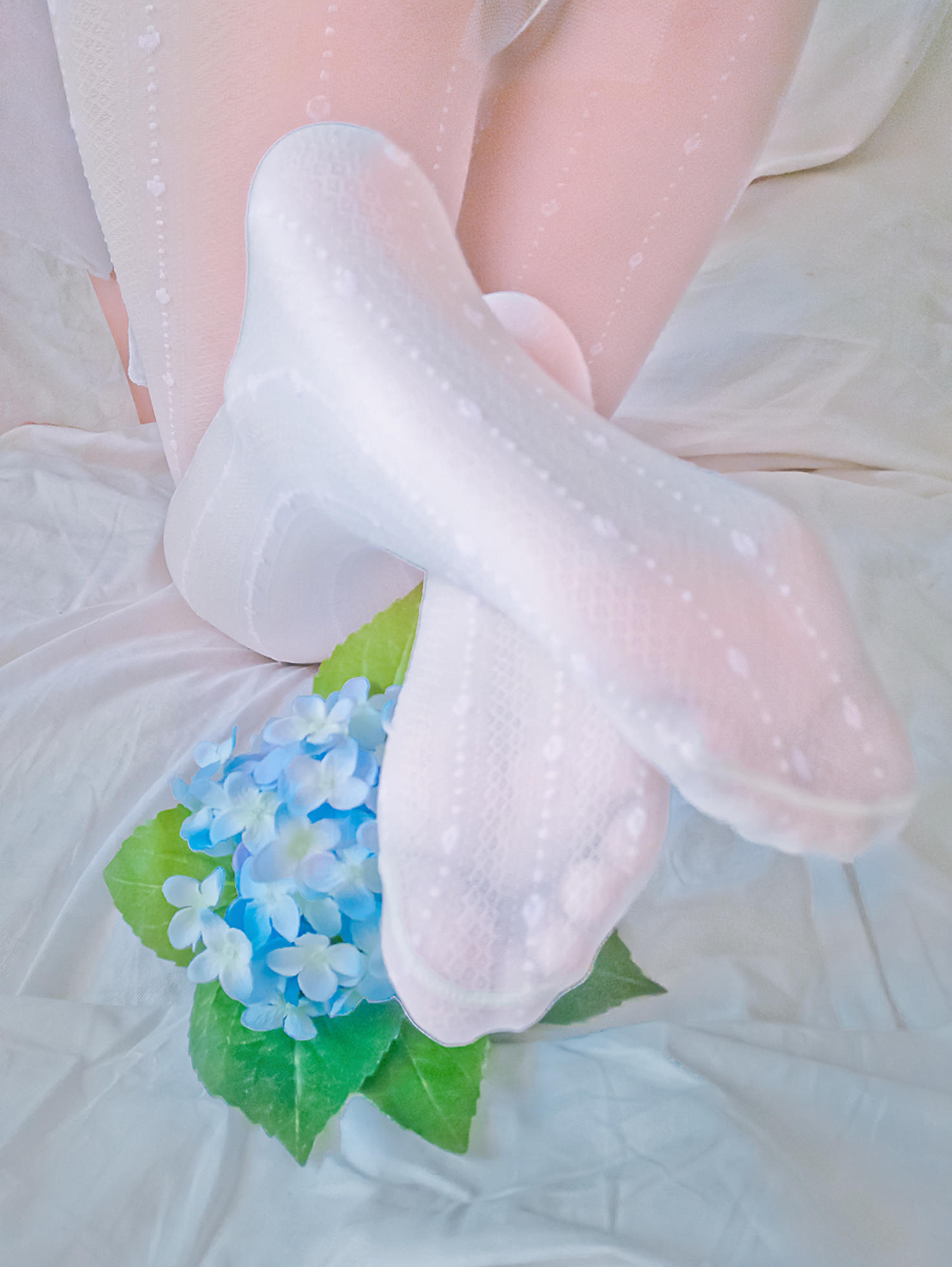 铃木美咲NO.035 软软趴在床单上 - 170206 白丝美足 28P+1V_第1集