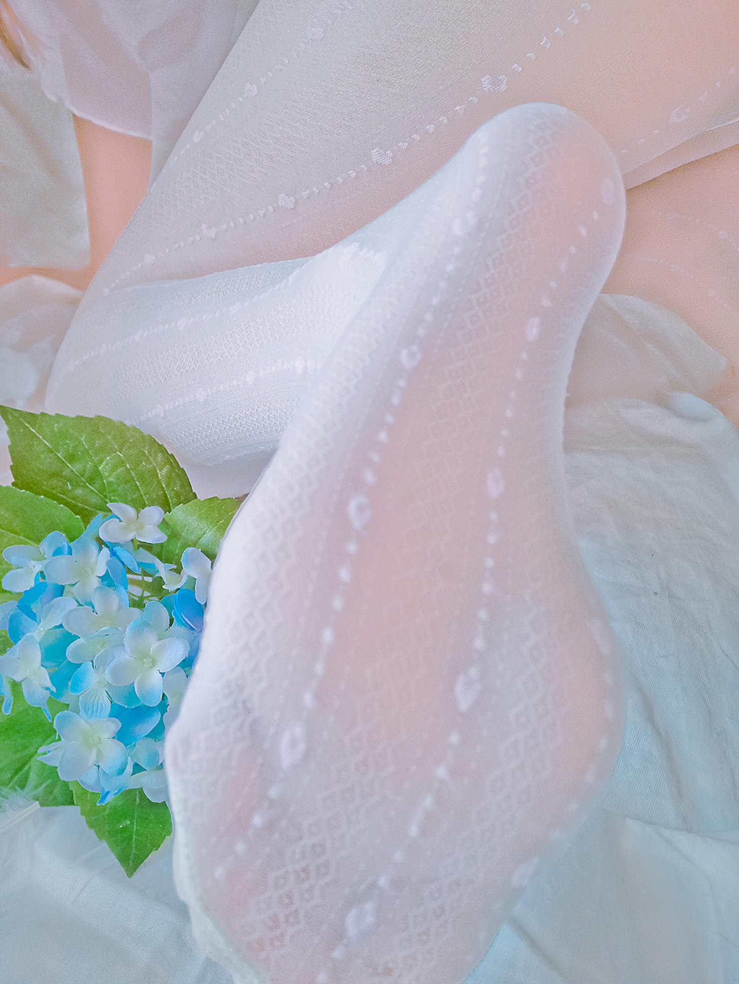 铃木美咲NO.035 软软趴在床单上 - 170206 白丝美足 28P+1V_第2集