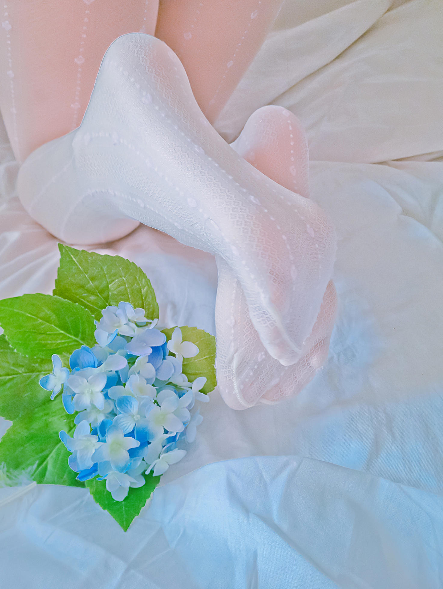 铃木美咲NO.035 软软趴在床单上 - 170206 白丝美足 28P+1V_第1集