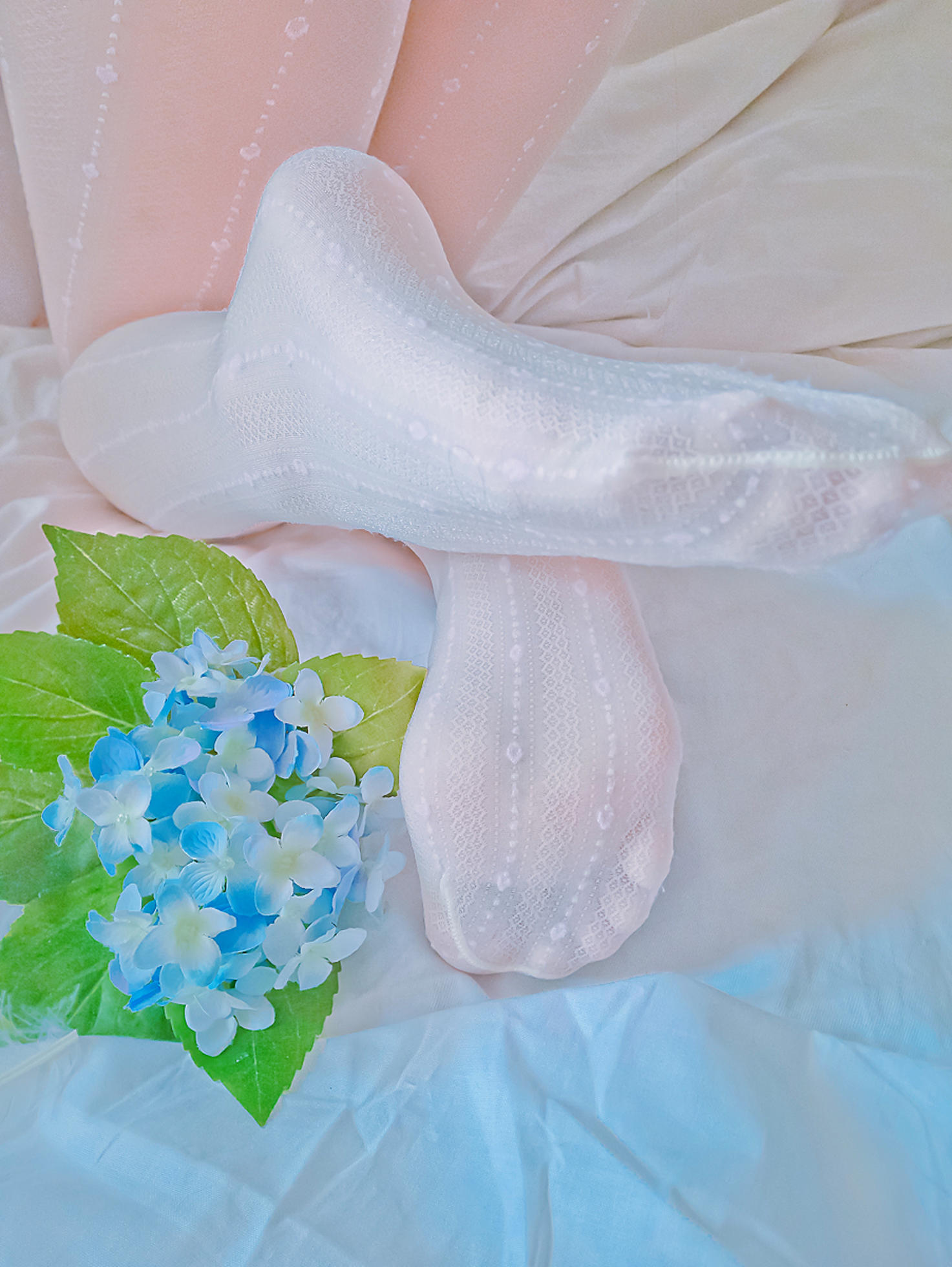 铃木美咲NO.035 软软趴在床单上 - 170206 白丝美足 28P+1V_第1集