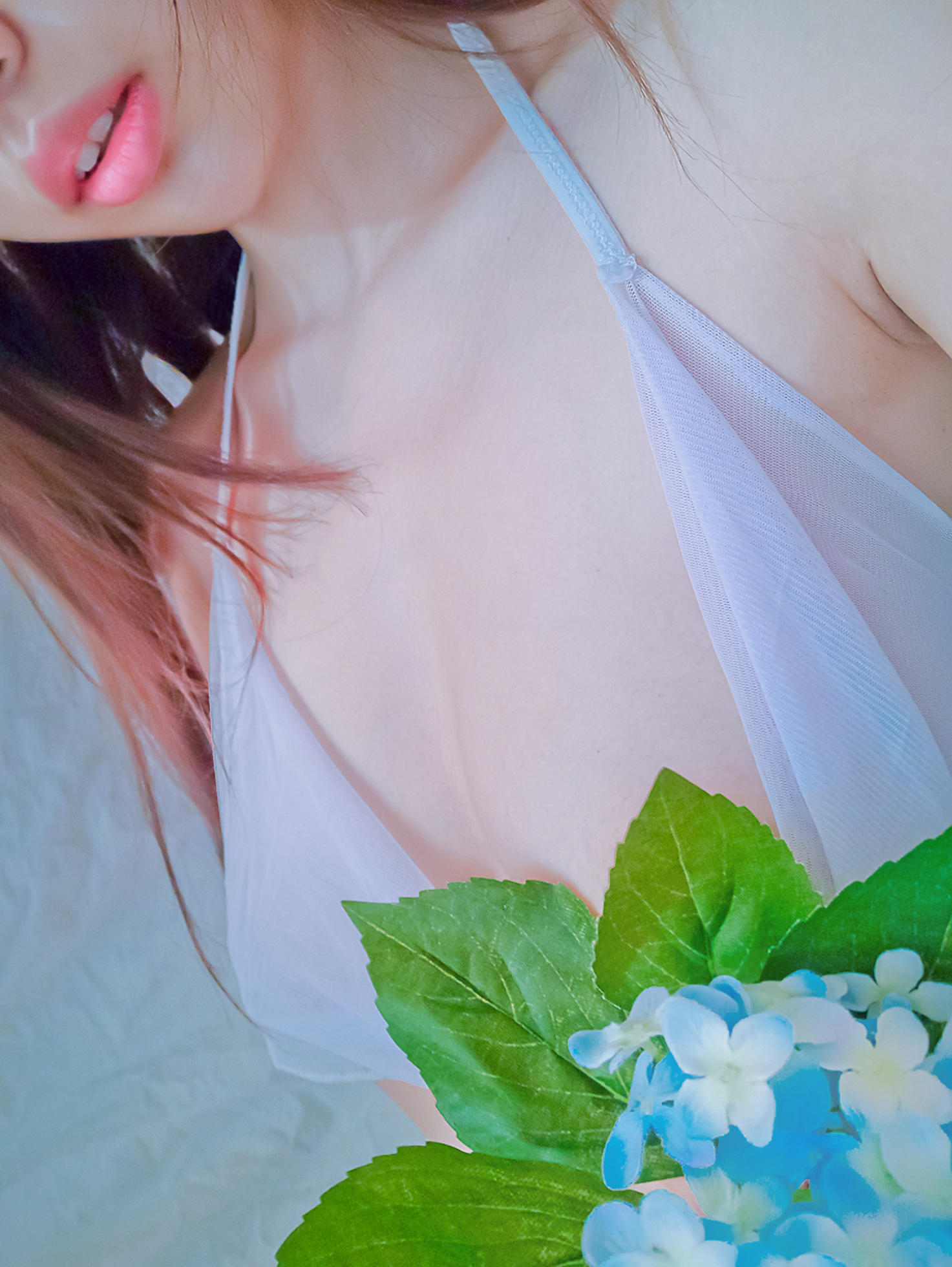 铃木美咲NO.035 软软趴在床单上 - 170206 白丝美足 28P+1V_第1集