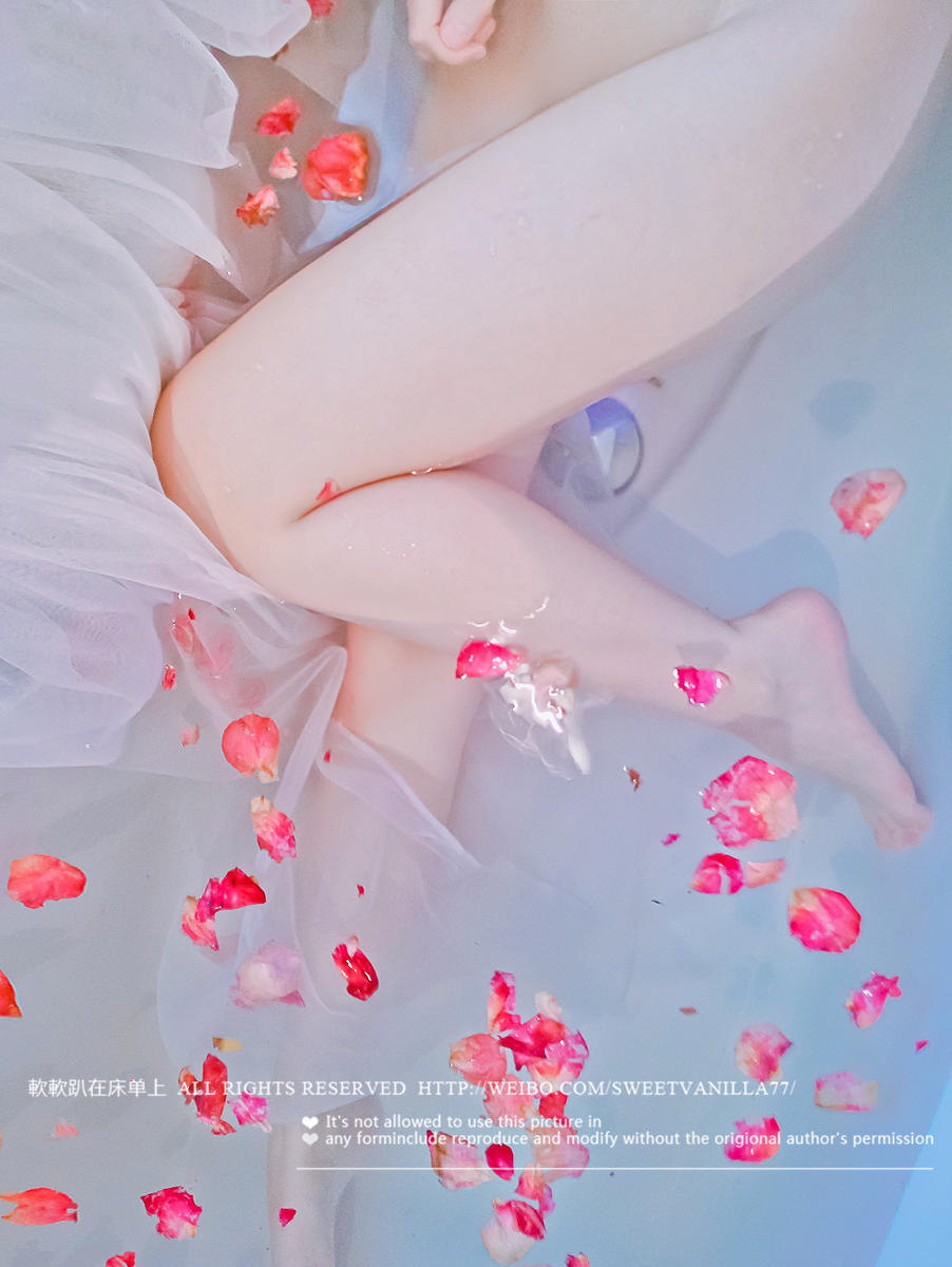 铃木美咲NO.038 软软趴在床单上 - 170217 花瓣浴 36P+2V_第1集