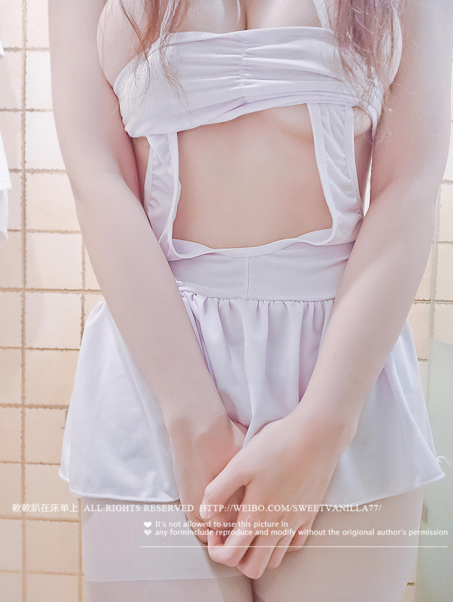 铃木美咲NO.045 软软趴在床单上 - 170323 小护士 10P+3V_第1集