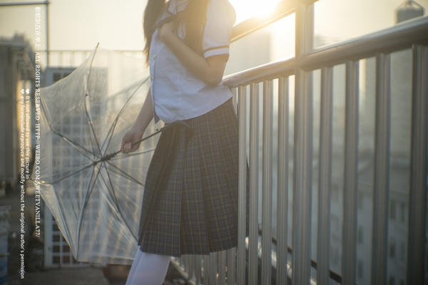 铃木美咲NO.050 软软趴在床单上 - 170513 天台jk制服 13P+3V_第1集