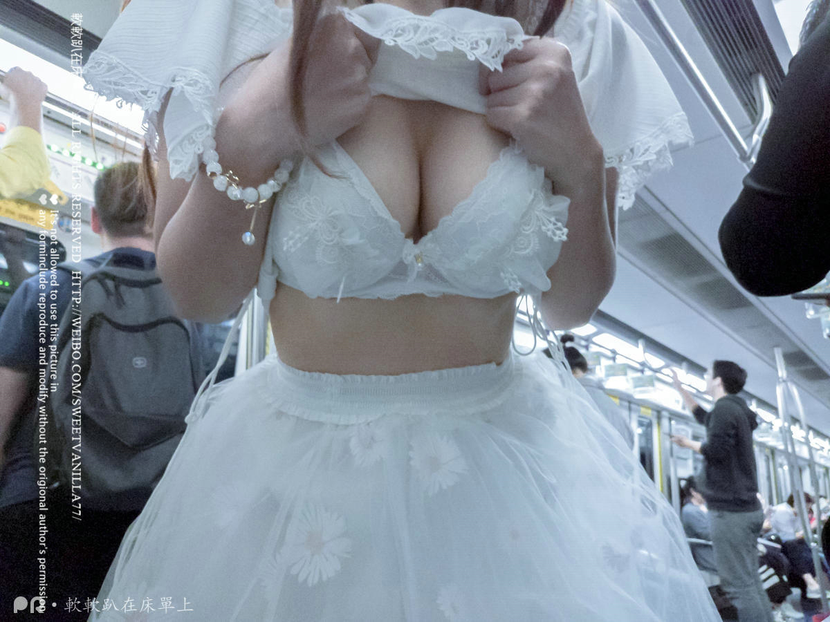 铃木美咲NO.062 软软趴在床单上 - 171126 被百人看到的露出 22P+4V_第1集